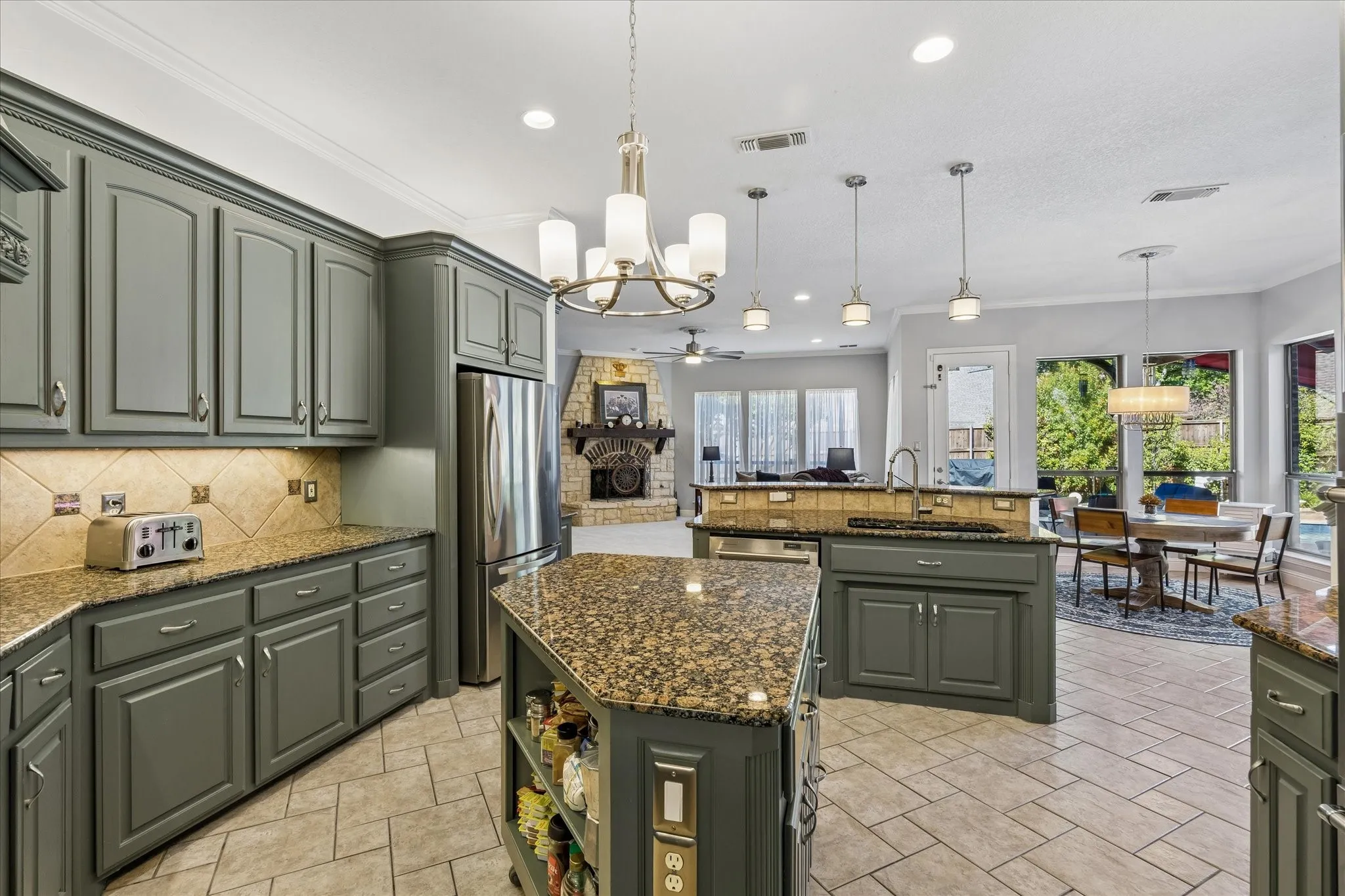 Single Family Residence For Sale in Tarrant County , 1417 Kaitlyn Lane, Keller, Texas 76248, 4 Bedroom, 4 Bathroom, 3 Garage spaces, 4,383 Sqft, built in 2000, mls#21399748, Real Estate Agent in Keller, Homes For Sale in Tarrant county, Homes For Sale in Keller, Realtor in Keller Texas, Real Estate Brokerage Independent Realty Texas, Luminita Cordes Realtor