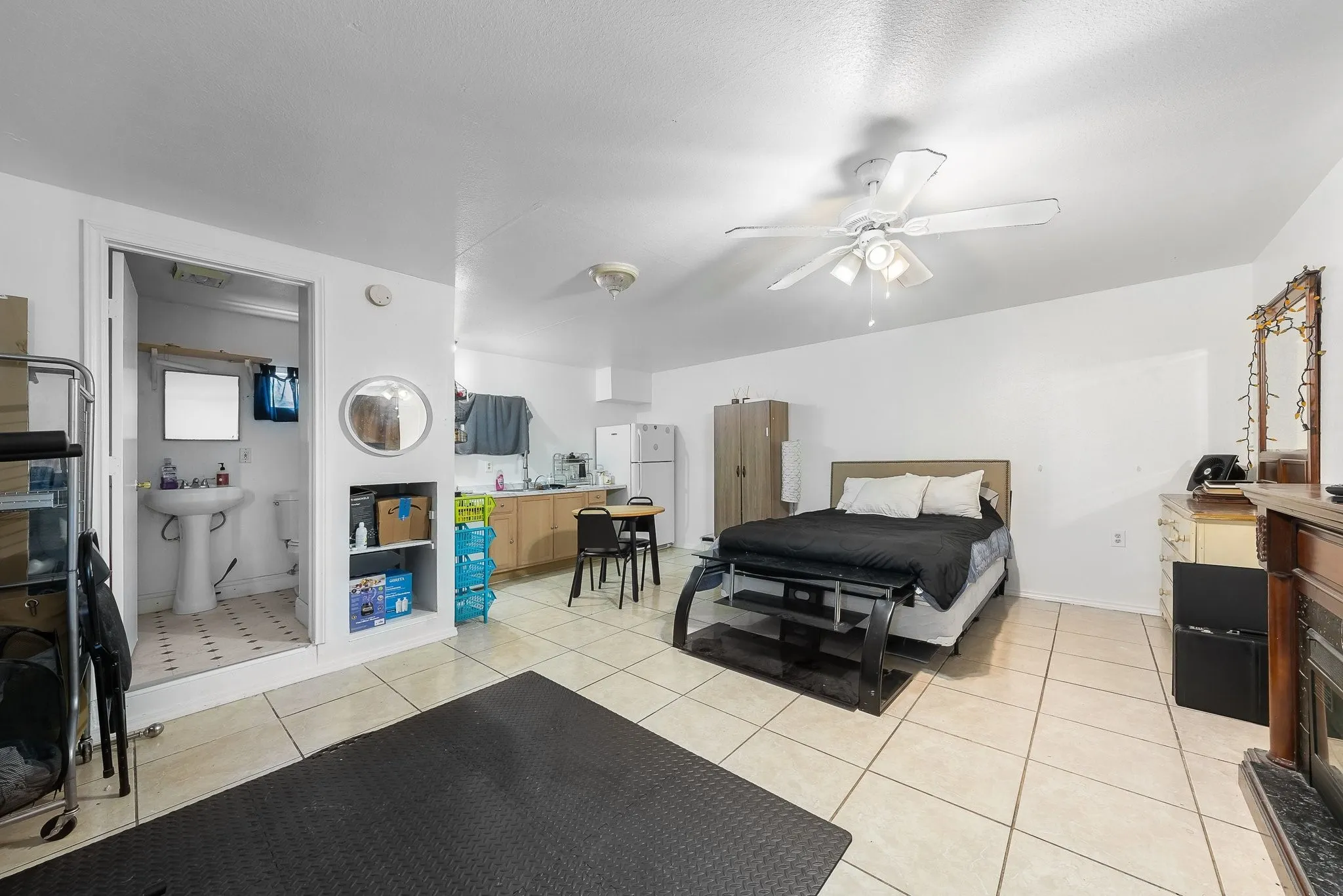 Single Family Residence For Sale in Dallas County , 2546 Havenhurst Street, Farmers Branch, Texas 75234, 3 Bedroom, 2 Bathroom, Garage spaces, 1,536 Sqft, built in 1955, mls#21412103, Real Estate Agent in Farmers Branch, Homes For Sale in Dallas county, Homes For Sale in Farmers Branch, Realtor in Farmers Branch Texas, Real Estate Brokerage Independent Realty Texas, Luminita Cordes Realtor
