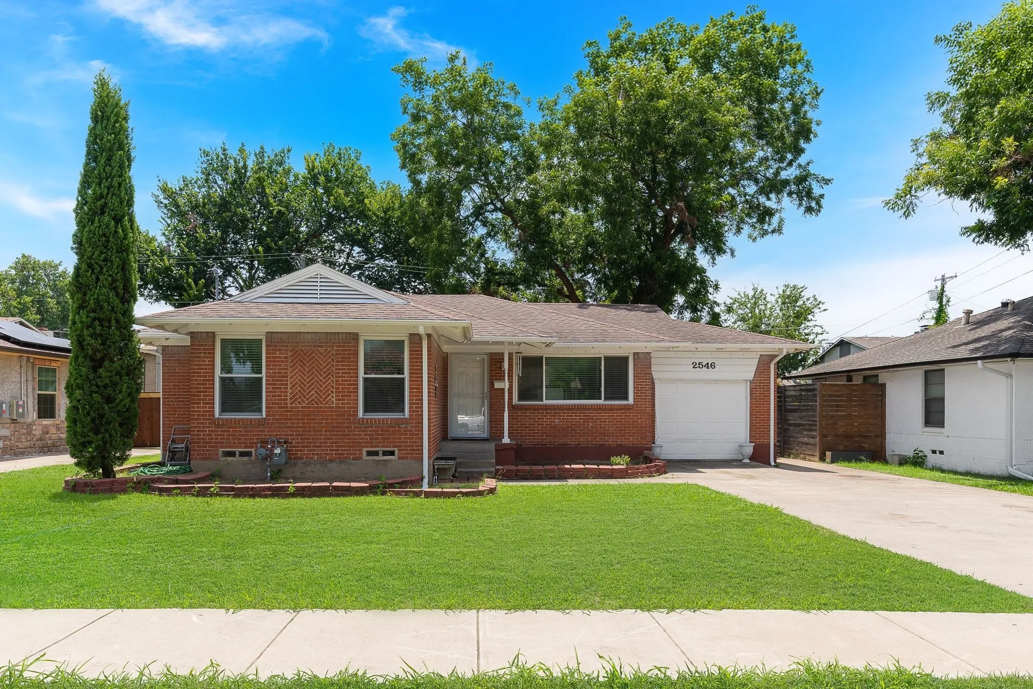 Single Family Residence For Sale in Dallas County , 2546 Havenhurst Street, Farmers Branch, Texas 75234, 3 Bedroom, 2 Bathroom, Garage spaces, 1,536 Sqft, built in 1955, mls#21412103, Real Estate Agent in Farmers Branch, Homes For Sale in Dallas county, Homes For Sale in Farmers Branch, Realtor in Farmers Branch Texas, Real Estate Brokerage Independent Realty Texas, Luminita Cordes Realtor