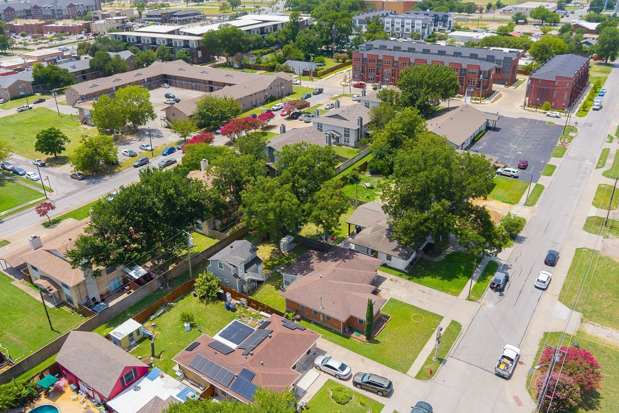 Single Family Residence For Sale in Dallas County , 2546 Havenhurst Street, Farmers Branch, Texas 75234, 3 Bedroom, 2 Bathroom, Garage spaces, 1,536 Sqft, built in 1955, mls#21412103, Real Estate Agent in Farmers Branch, Homes For Sale in Dallas county, Homes For Sale in Farmers Branch, Realtor in Farmers Branch Texas, Real Estate Brokerage Independent Realty Texas, Luminita Cordes Realtor