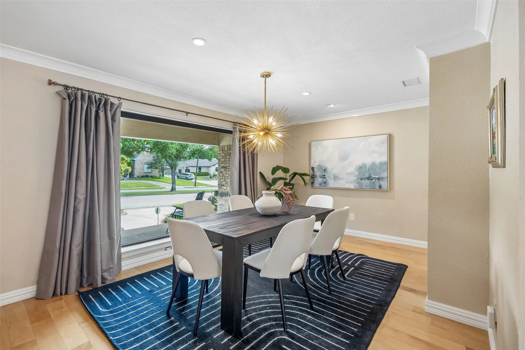 Single Family Residence For Sale in Dallas County , 101 E Northgate Drive, Irving, Texas 75062, 4 Bedroom, 4 Bathroom, 2 Garage spaces, 2,610 Sqft, built in 1969, mls#21411988, Real Estate Agent in Irving, Homes For Sale in Dallas county, Homes For Sale in Irving, Realtor in Irving Texas, Real Estate Brokerage Independent Realty Texas, Luminita Cordes Realtor