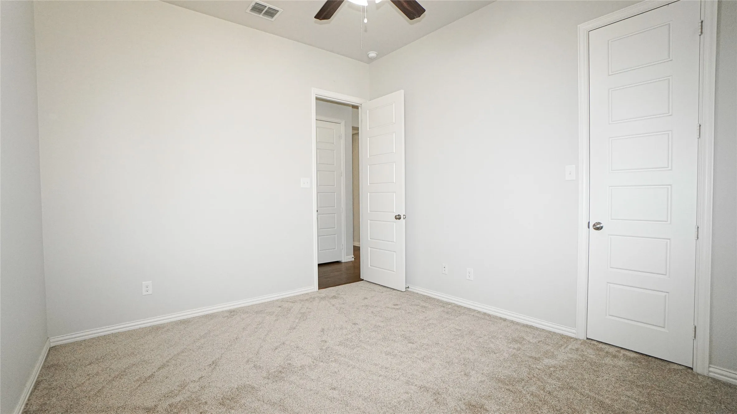 Single Family Residence For Rent in Rockwall County , 790 York Drive, Rockwall, Texas 75087, 4 Bedroom, 4 Bathroom, 2 Garage spaces, 3,497 Sqft, built in 2014, mls#21412117, Real Estate Agent in Rockwall, Homes For Rent in Rockwall county, Homes For Rent in Rockwall, Realtor in Rockwall Texas, Real Estate Brokerage Independent Realty Texas, Luminita Cordes Realtor