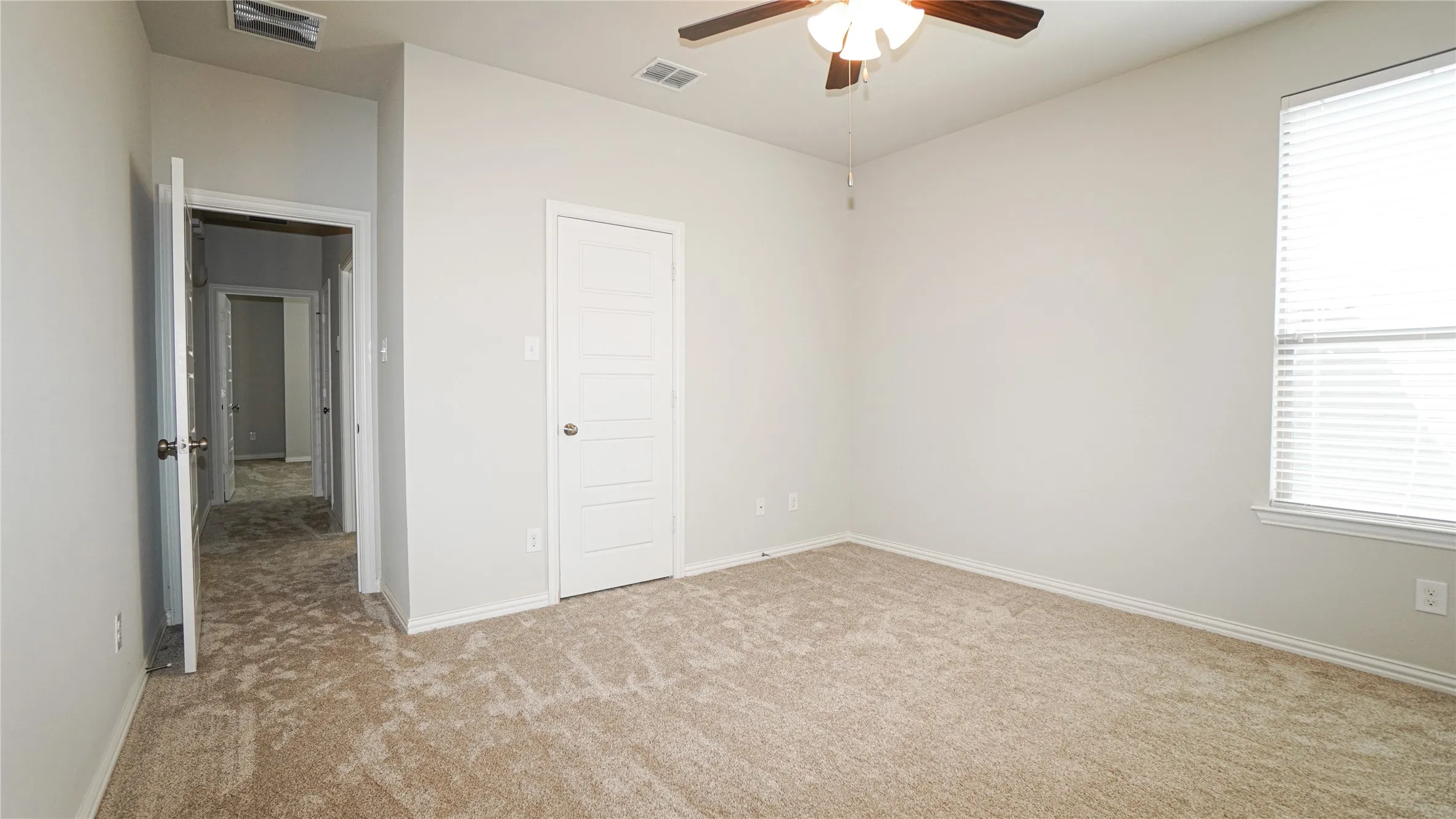 Single Family Residence For Rent in Rockwall County , 790 York Drive, Rockwall, Texas 75087, 4 Bedroom, 4 Bathroom, 2 Garage spaces, 3,497 Sqft, built in 2014, mls#21412117, Real Estate Agent in Rockwall, Homes For Rent in Rockwall county, Homes For Rent in Rockwall, Realtor in Rockwall Texas, Real Estate Brokerage Independent Realty Texas, Luminita Cordes Realtor