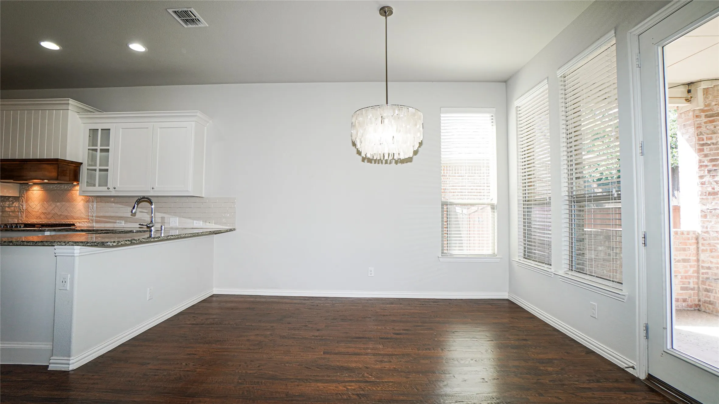 Single Family Residence For Rent in Rockwall County , 790 York Drive, Rockwall, Texas 75087, 4 Bedroom, 4 Bathroom, 2 Garage spaces, 3,497 Sqft, built in 2014, mls#21412117, Real Estate Agent in Rockwall, Homes For Rent in Rockwall county, Homes For Rent in Rockwall, Realtor in Rockwall Texas, Real Estate Brokerage Independent Realty Texas, Luminita Cordes Realtor