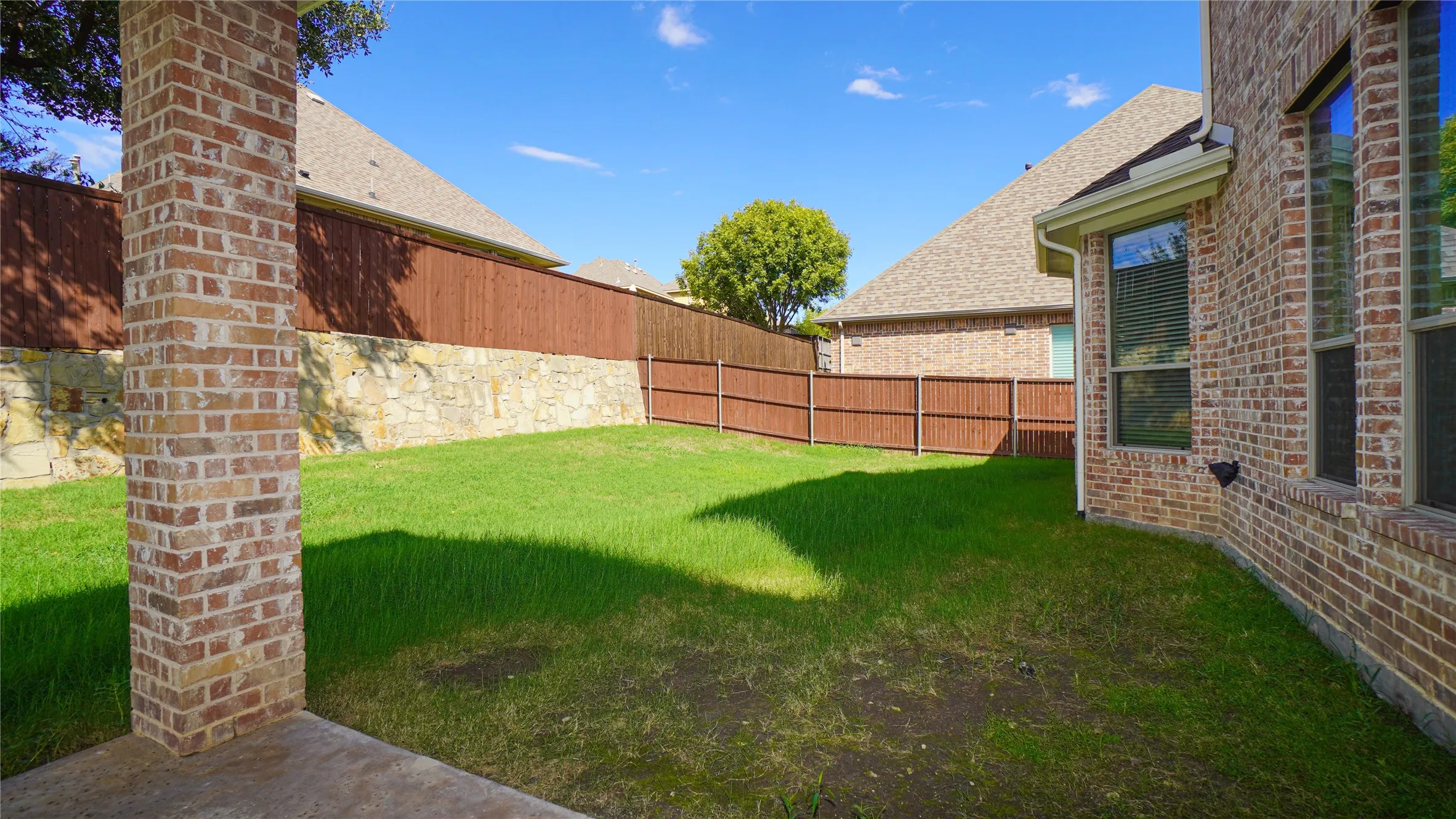 Single Family Residence For Rent in Rockwall County , 790 York Drive, Rockwall, Texas 75087, 4 Bedroom, 4 Bathroom, 2 Garage spaces, 3,497 Sqft, built in 2014, mls#21412117, Real Estate Agent in Rockwall, Homes For Rent in Rockwall county, Homes For Rent in Rockwall, Realtor in Rockwall Texas, Real Estate Brokerage Independent Realty Texas, Luminita Cordes Realtor