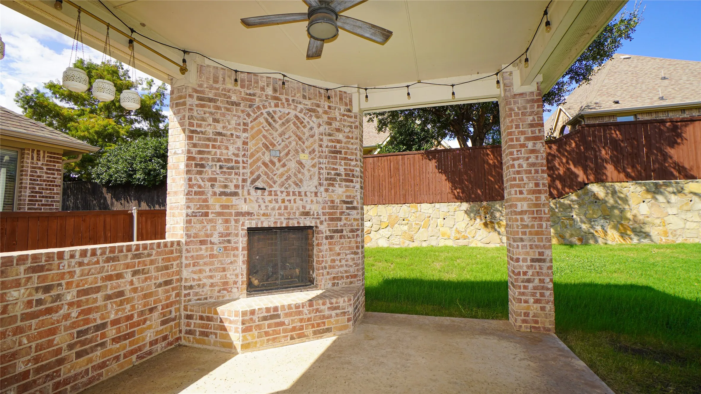 Single Family Residence For Rent in Rockwall County , 790 York Drive, Rockwall, Texas 75087, 4 Bedroom, 4 Bathroom, 2 Garage spaces, 3,497 Sqft, built in 2014, mls#21412117, Real Estate Agent in Rockwall, Homes For Rent in Rockwall county, Homes For Rent in Rockwall, Realtor in Rockwall Texas, Real Estate Brokerage Independent Realty Texas, Luminita Cordes Realtor
