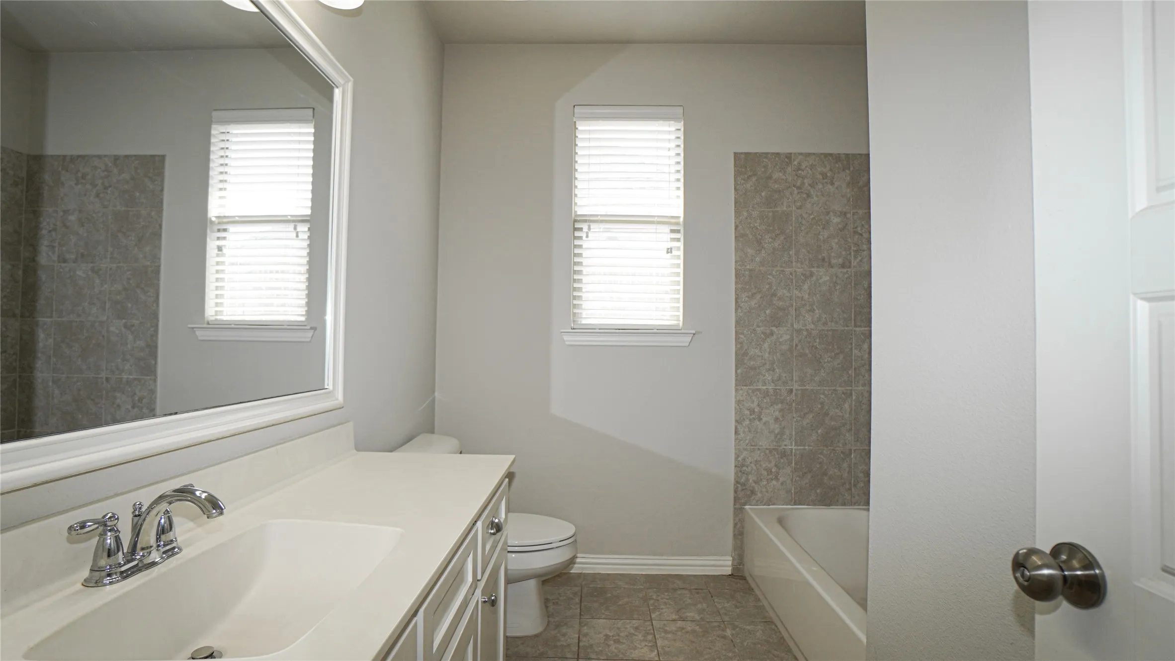 Single Family Residence For Rent in Rockwall County , 790 York Drive, Rockwall, Texas 75087, 4 Bedroom, 4 Bathroom, 2 Garage spaces, 3,497 Sqft, built in 2014, mls#21412117, Real Estate Agent in Rockwall, Homes For Rent in Rockwall county, Homes For Rent in Rockwall, Realtor in Rockwall Texas, Real Estate Brokerage Independent Realty Texas, Luminita Cordes Realtor