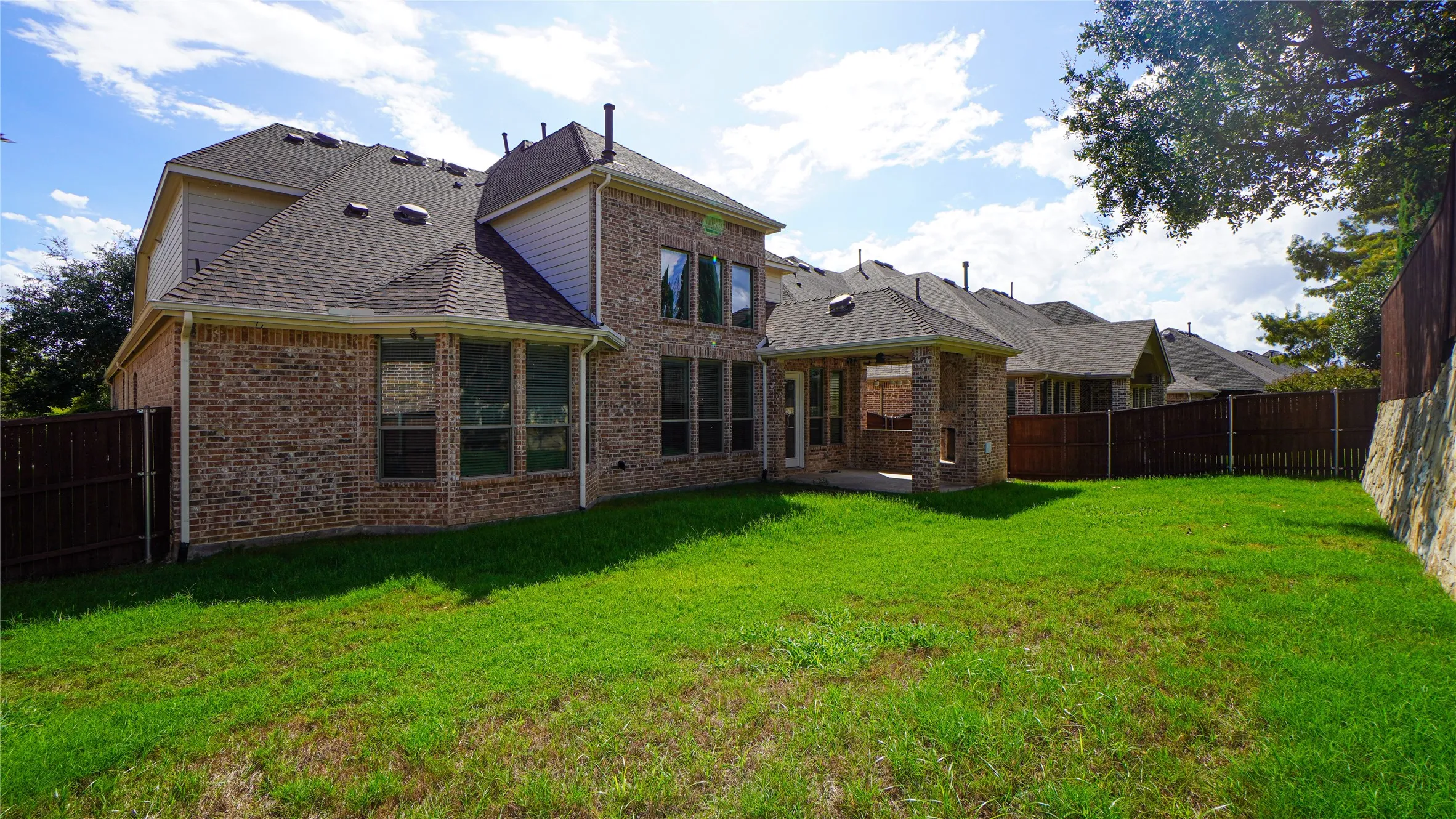 Single Family Residence For Rent in Rockwall County , 790 York Drive, Rockwall, Texas 75087, 4 Bedroom, 4 Bathroom, 2 Garage spaces, 3,497 Sqft, built in 2014, mls#21412117, Real Estate Agent in Rockwall, Homes For Rent in Rockwall county, Homes For Rent in Rockwall, Realtor in Rockwall Texas, Real Estate Brokerage Independent Realty Texas, Luminita Cordes Realtor