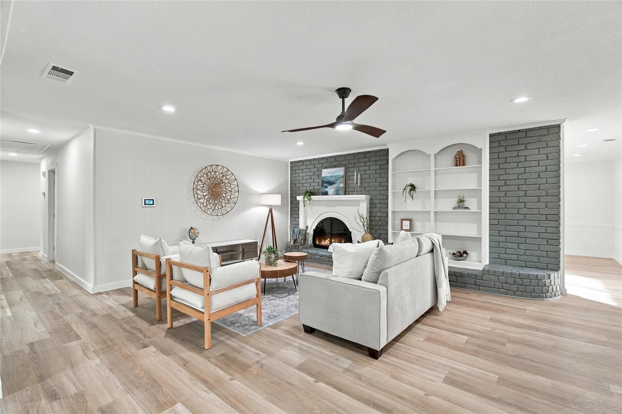 Single Family Residence For Sale in Collin County , 2612 Briarcove Drive, Plano, Texas 75074, 4 Bedroom, 3 Bathroom, 2 Garage spaces, 2,742 Sqft, built in 1968, mls#21410111, Real Estate Agent in Plano, Homes For Sale in Collin county, Homes For Sale in Plano, Realtor in Plano Texas, Real Estate Brokerage Independent Realty Texas, Luminita Cordes Realtor