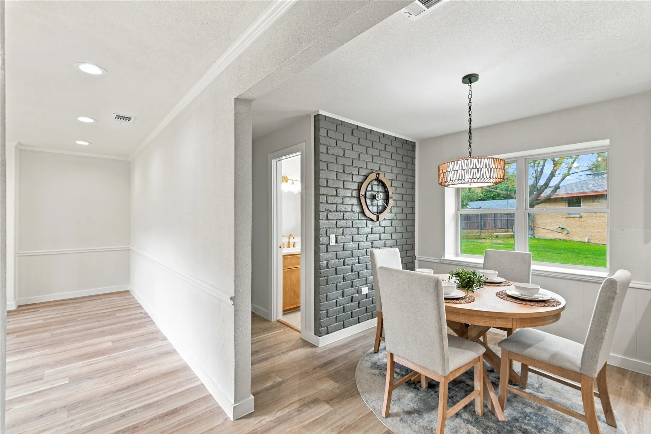 Single Family Residence For Sale in Collin County , 2612 Briarcove Drive, Plano, Texas 75074, 4 Bedroom, 3 Bathroom, 2 Garage spaces, 2,742 Sqft, built in 1968, mls#21410111, Real Estate Agent in Plano, Homes For Sale in Collin county, Homes For Sale in Plano, Realtor in Plano Texas, Real Estate Brokerage Independent Realty Texas, Luminita Cordes Realtor