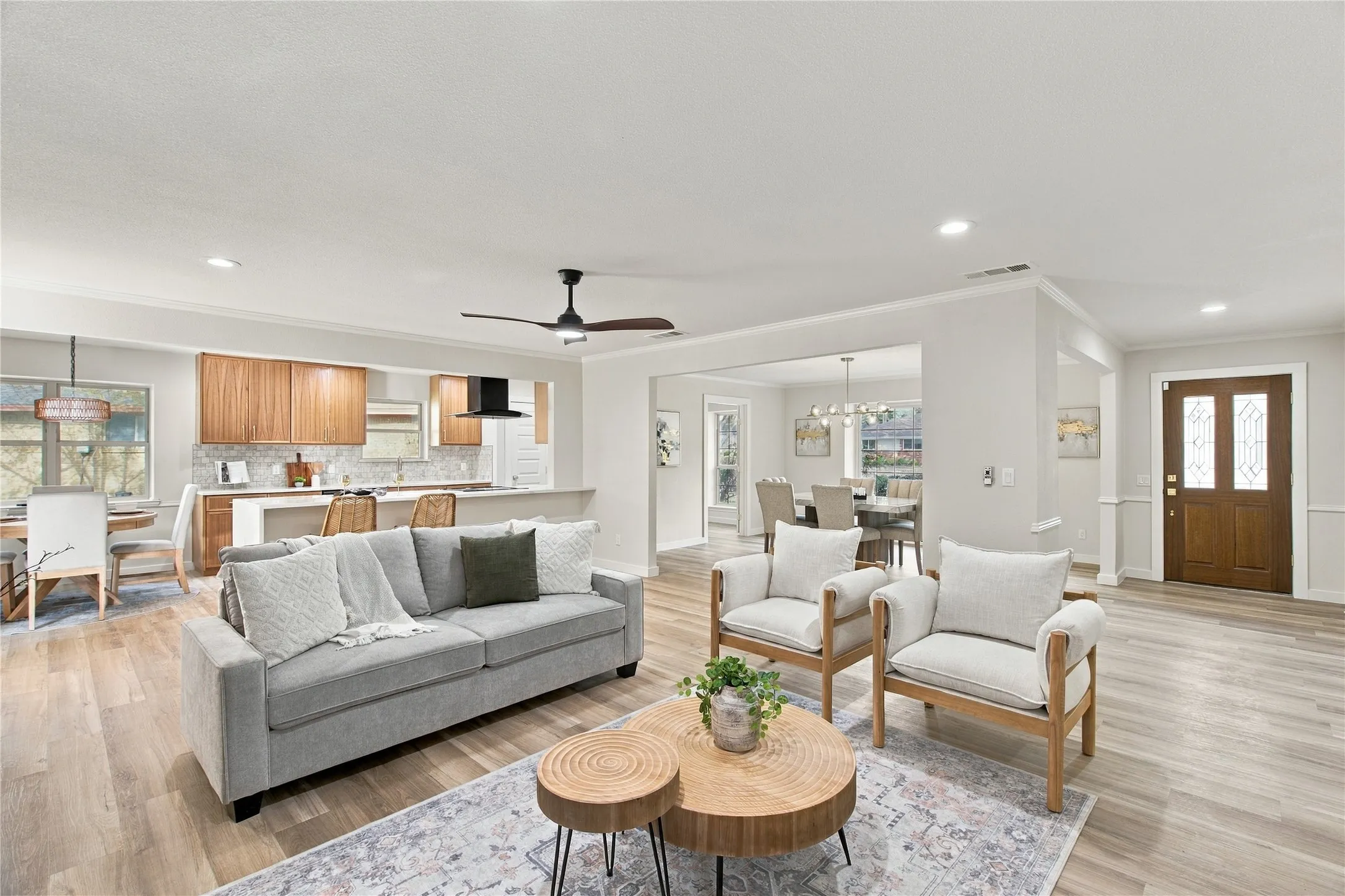 Single Family Residence For Sale in Collin County , 2612 Briarcove Drive, Plano, Texas 75074, 4 Bedroom, 3 Bathroom, 2 Garage spaces, 2,742 Sqft, built in 1968, mls#21410111, Real Estate Agent in Plano, Homes For Sale in Collin county, Homes For Sale in Plano, Realtor in Plano Texas, Real Estate Brokerage Independent Realty Texas, Luminita Cordes Realtor