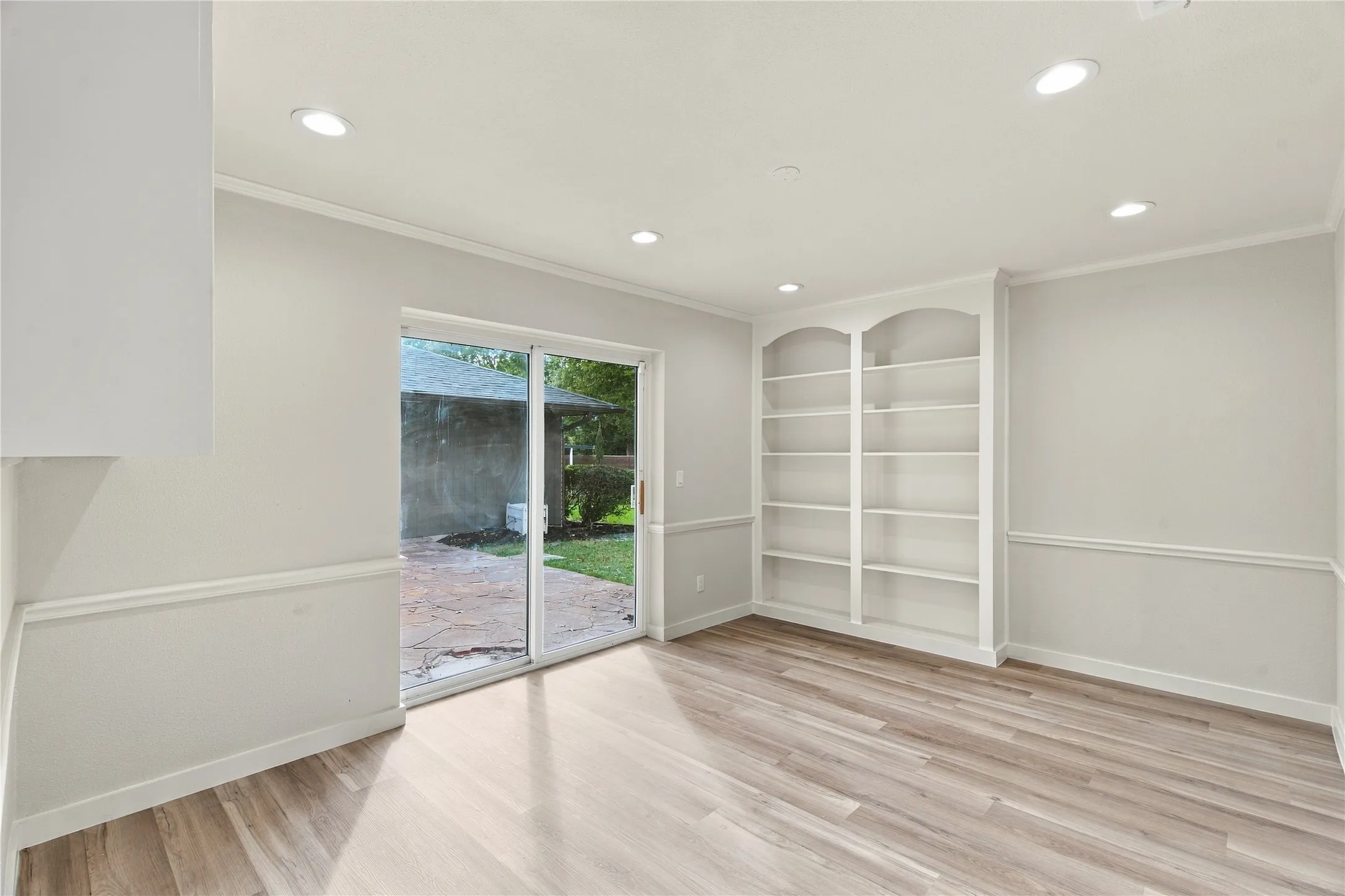 Single Family Residence For Sale in Collin County , 2612 Briarcove Drive, Plano, Texas 75074, 4 Bedroom, 3 Bathroom, 2 Garage spaces, 2,742 Sqft, built in 1968, mls#21410111, Real Estate Agent in Plano, Homes For Sale in Collin county, Homes For Sale in Plano, Realtor in Plano Texas, Real Estate Brokerage Independent Realty Texas, Luminita Cordes Realtor