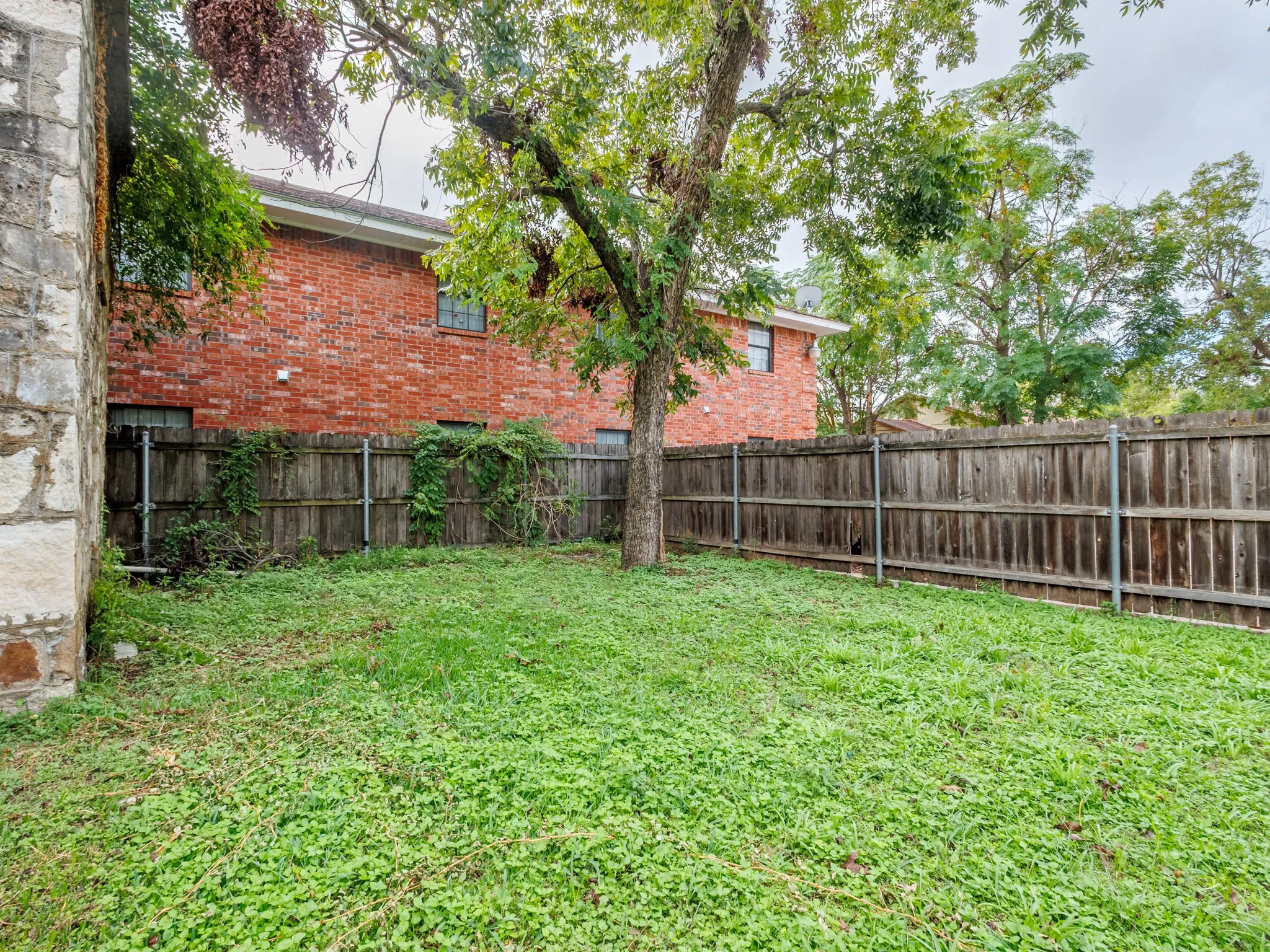 Single Family Residence For Sale in Erath County , 544 N Clinton Street, Stephenville, Texas 76401, 4 Bedroom, 3 Bathroom, Garage spaces, 2,018 Sqft, built in 1945, mls#21412141, Real Estate Agent in Stephenville, Homes For Sale in Erath county, Homes For Sale in Stephenville, Realtor in Stephenville Texas, Real Estate Brokerage Independent Realty Texas, Luminita Cordes Realtor