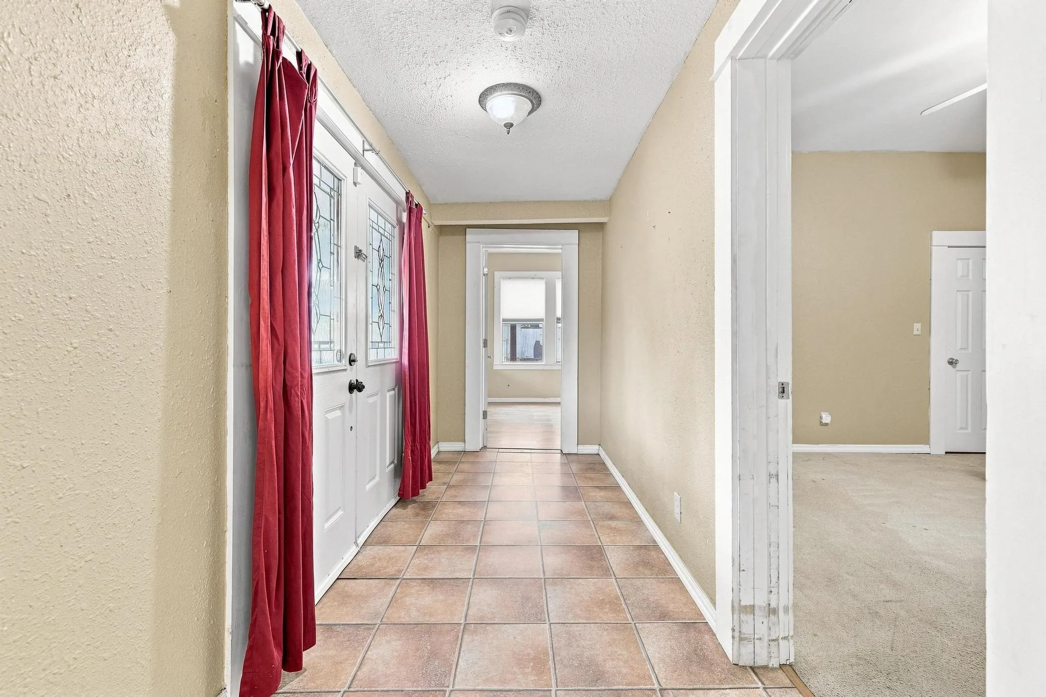 Single Family Residence For Sale in Grayson County , 600 W Munson Street, Denison, Texas 75020, 6 Bedroom, 4 Bathroom, Garage spaces, 2,745 Sqft, built in 1900, mls#21412146, Real Estate Agent in Denison, Homes For Sale in Grayson county, Homes For Sale in Denison, Realtor in Denison Texas, Real Estate Brokerage Independent Realty Texas, Luminita Cordes Realtor