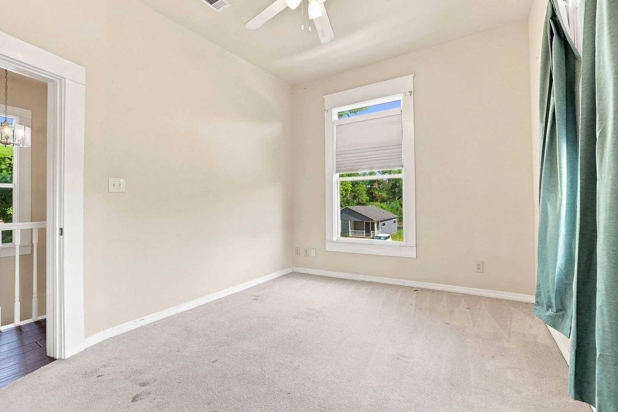 Single Family Residence For Sale in Grayson County , 600 W Munson Street, Denison, Texas 75020, 6 Bedroom, 4 Bathroom, Garage spaces, 2,745 Sqft, built in 1900, mls#21412146, Real Estate Agent in Denison, Homes For Sale in Grayson county, Homes For Sale in Denison, Realtor in Denison Texas, Real Estate Brokerage Independent Realty Texas, Luminita Cordes Realtor