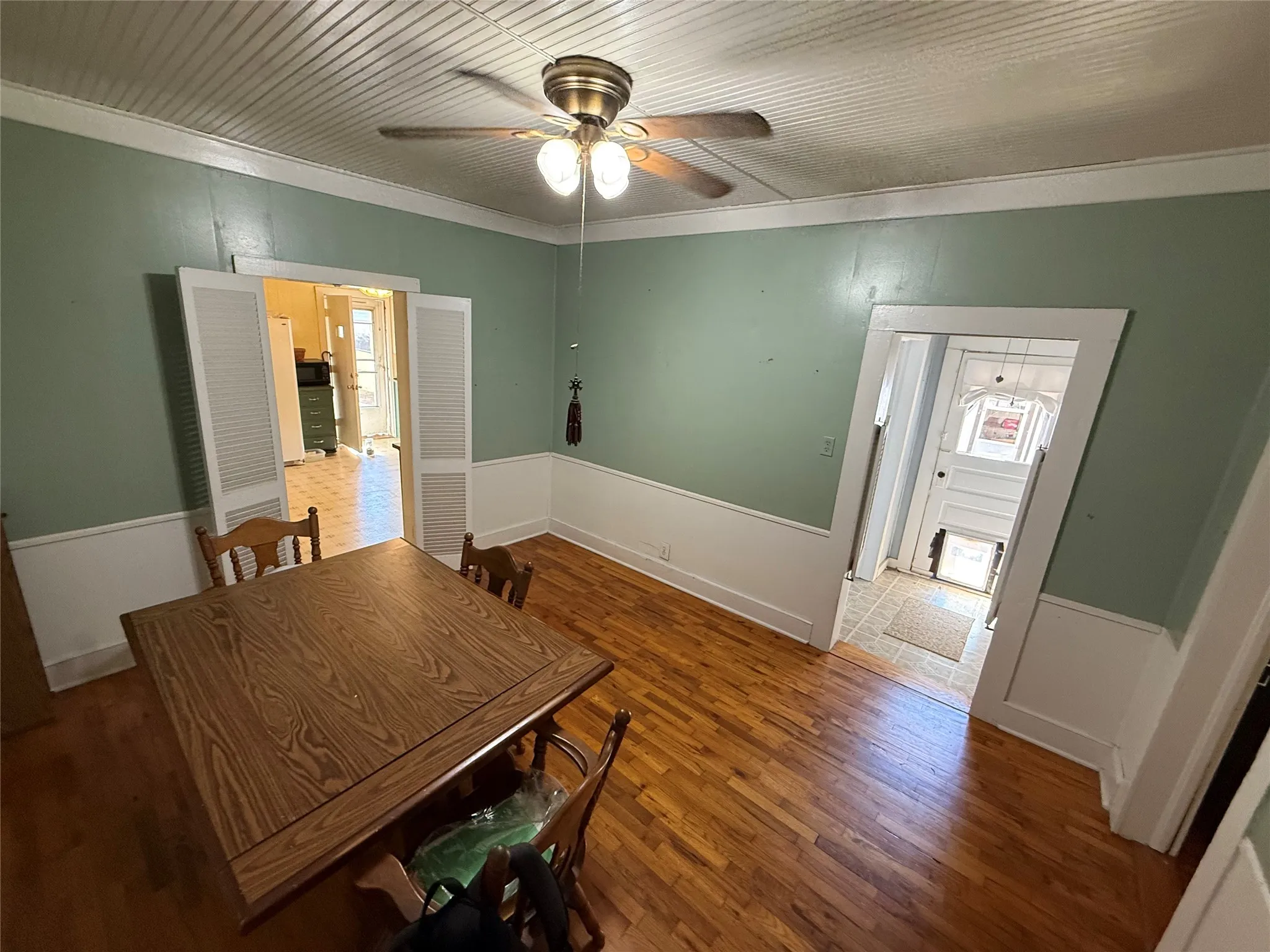 Single Family Residence For Sale in Fannin County , 802 Seven Oaks Road, Bonham, Texas 75418, 3 Bedroom, 1 Bathroom, Garage spaces, 1,344 Sqft, built in 1920, mls#21410537, Real Estate Agent in Bonham, Homes For Sale in Fannin county, Homes For Sale in Bonham, Realtor in Bonham Texas, Real Estate Brokerage Independent Realty Texas, Luminita Cordes Realtor