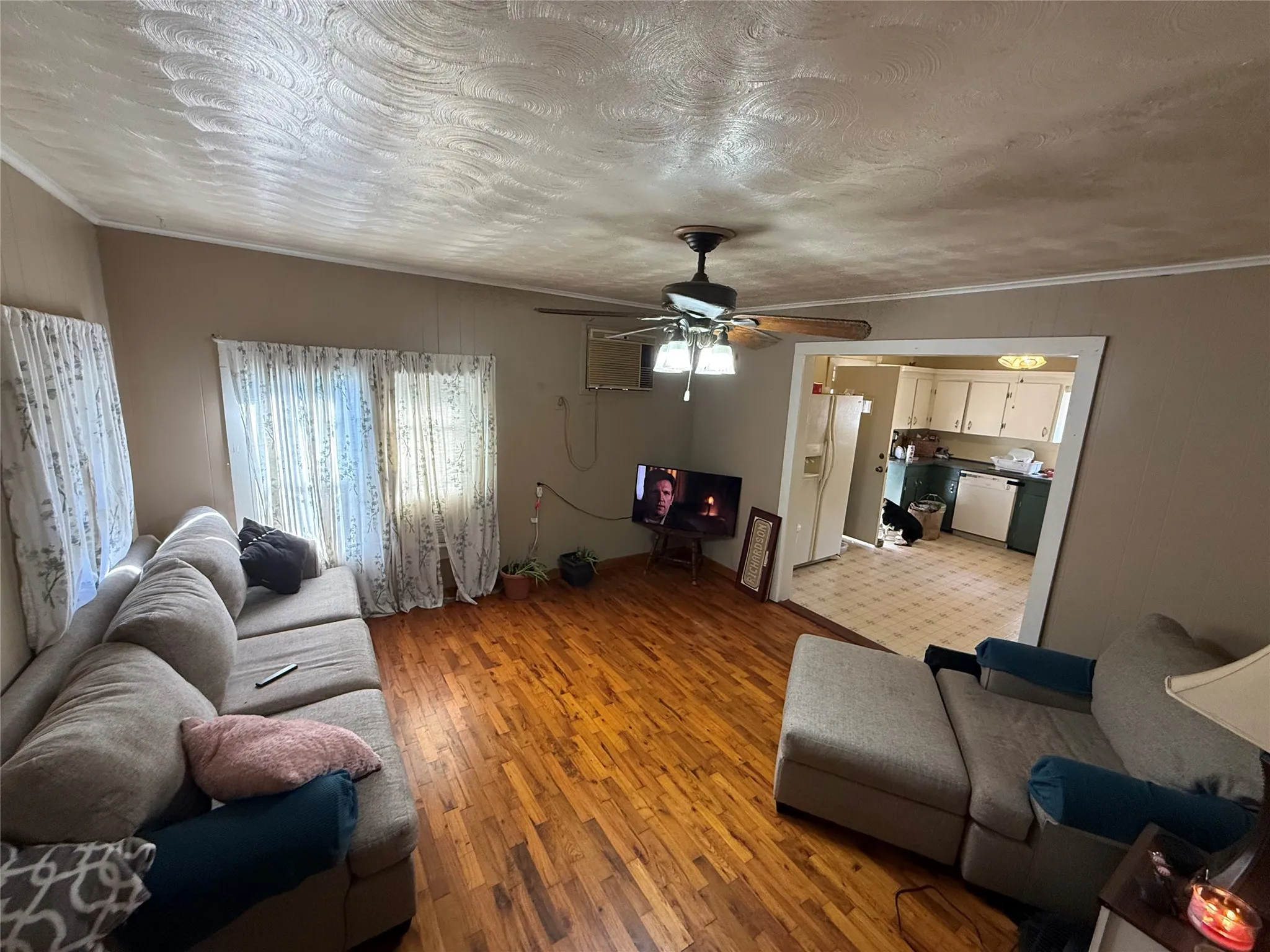 Single Family Residence For Sale in Fannin County , 802 Seven Oaks Road, Bonham, Texas 75418, 3 Bedroom, 1 Bathroom, Garage spaces, 1,344 Sqft, built in 1920, mls#21410537, Real Estate Agent in Bonham, Homes For Sale in Fannin county, Homes For Sale in Bonham, Realtor in Bonham Texas, Real Estate Brokerage Independent Realty Texas, Luminita Cordes Realtor