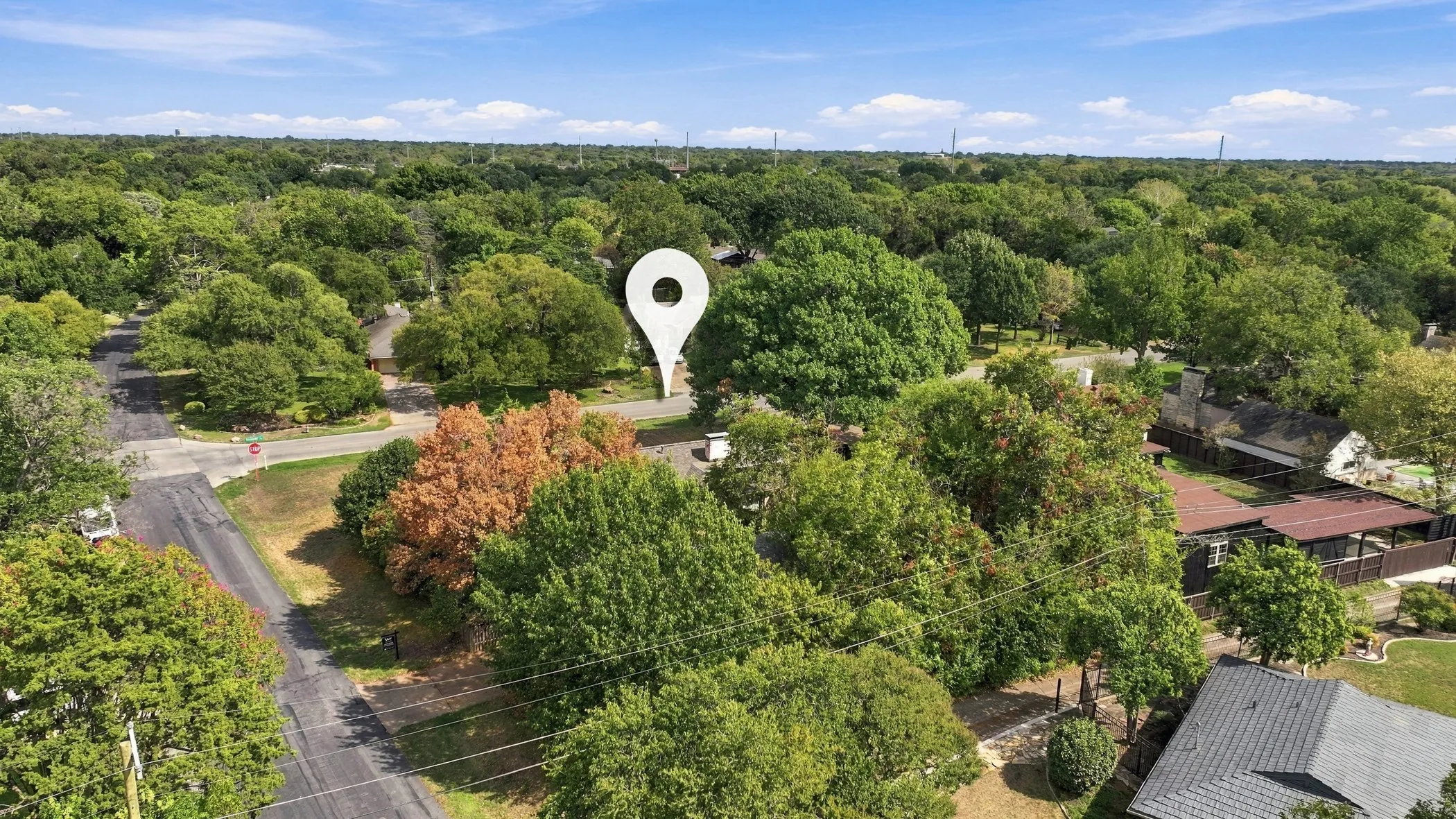 Single Family Residence For Sale in Dallas County , 1403 Tranquilla Drive, Dallas, Texas 75218, 2 Bedroom, 1 Bathroom, 2 Garage spaces, 1,797 Sqft, built in 1940, mls#21412155, Real Estate Agent in Dallas, Homes For Sale in Dallas county, Homes For Sale in Dallas, Realtor in Dallas Texas, Real Estate Brokerage Independent Realty Texas, Luminita Cordes Realtor