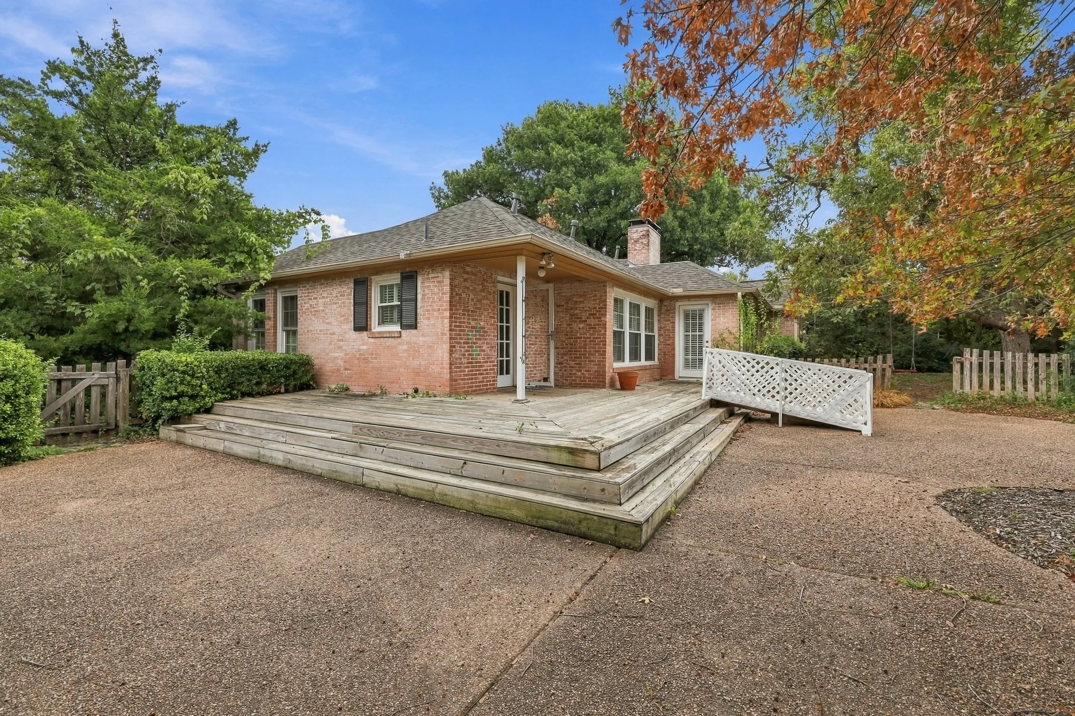 Single Family Residence For Sale in Dallas County , 1403 Tranquilla Drive, Dallas, Texas 75218, 2 Bedroom, 1 Bathroom, 2 Garage spaces, 1,797 Sqft, built in 1940, mls#21412155, Real Estate Agent in Dallas, Homes For Sale in Dallas county, Homes For Sale in Dallas, Realtor in Dallas Texas, Real Estate Brokerage Independent Realty Texas, Luminita Cordes Realtor