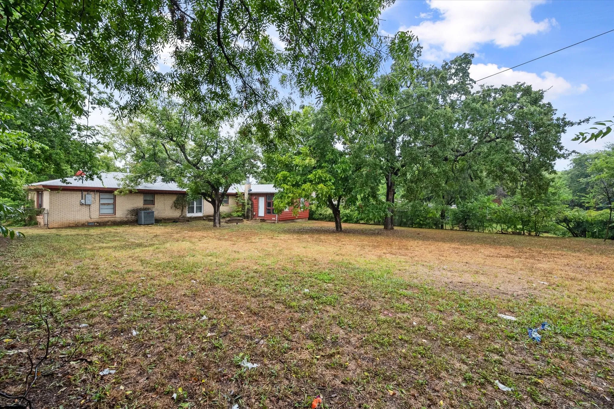 Single Family Residence For Rent in Tarrant County , 2716 Scruggs Park Drive, Richland Hills, Texas 76118, 4 Bedroom, 2 Bathroom, 2 Garage spaces, 2,142 Sqft, built in 1953, mls#21412162, Real Estate Agent in Richland Hills, Homes For Rent in Tarrant county, Homes For Rent in Richland Hills, Realtor in Richland Hills Texas, Real Estate Brokerage Independent Realty Texas, Luminita Cordes Realtor