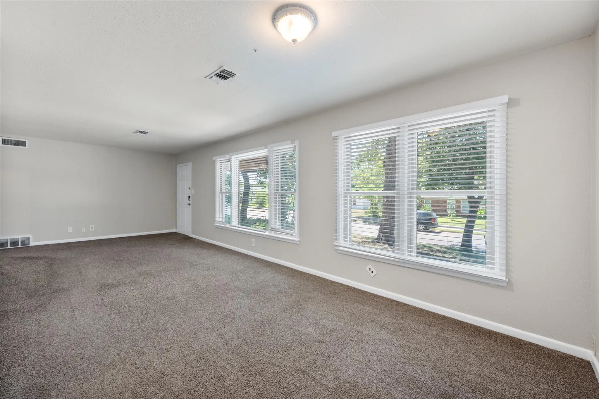 Single Family Residence For Rent in Tarrant County , 2716 Scruggs Park Drive, Richland Hills, Texas 76118, 4 Bedroom, 2 Bathroom, 2 Garage spaces, 2,142 Sqft, built in 1953, mls#21412162, Real Estate Agent in Richland Hills, Homes For Rent in Tarrant county, Homes For Rent in Richland Hills, Realtor in Richland Hills Texas, Real Estate Brokerage Independent Realty Texas, Luminita Cordes Realtor