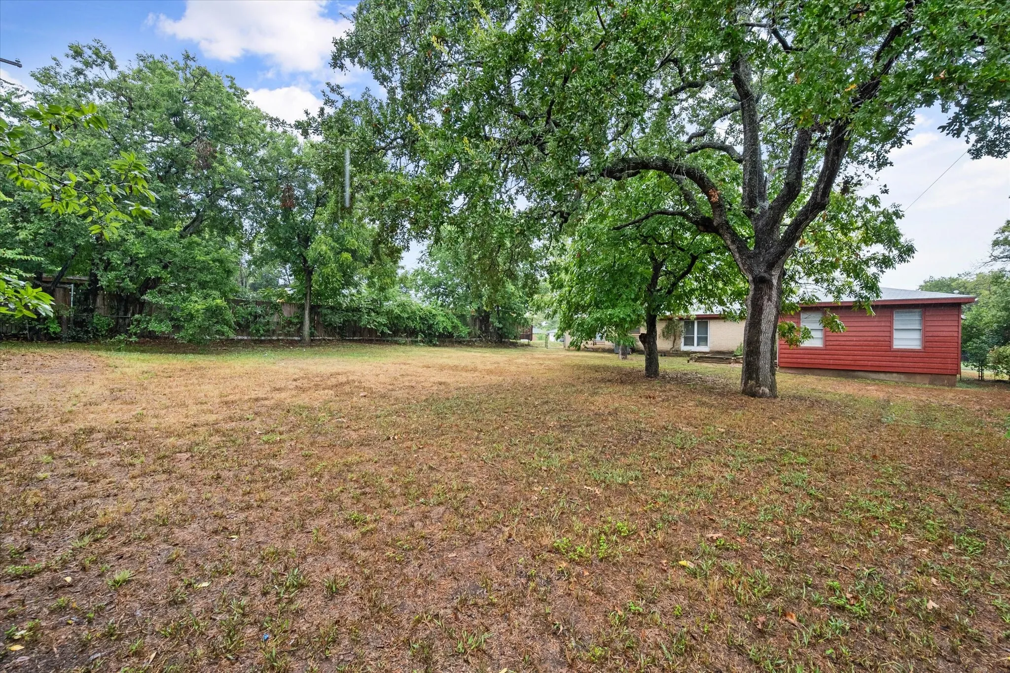Single Family Residence For Rent in Tarrant County , 2716 Scruggs Park Drive, Richland Hills, Texas 76118, 4 Bedroom, 2 Bathroom, 2 Garage spaces, 2,142 Sqft, built in 1953, mls#21412162, Real Estate Agent in Richland Hills, Homes For Rent in Tarrant county, Homes For Rent in Richland Hills, Realtor in Richland Hills Texas, Real Estate Brokerage Independent Realty Texas, Luminita Cordes Realtor