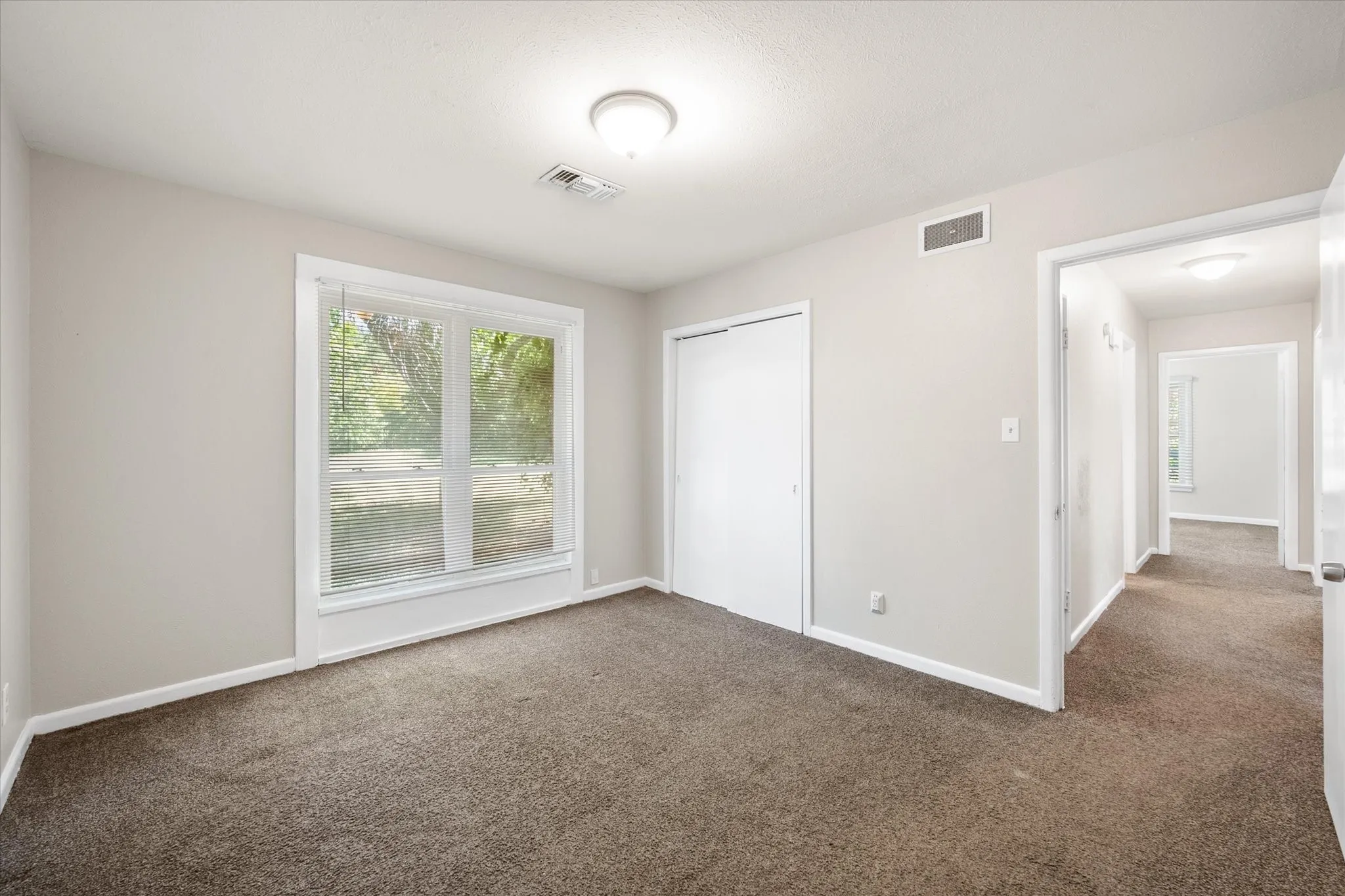 Single Family Residence For Rent in Tarrant County , 2716 Scruggs Park Drive, Richland Hills, Texas 76118, 4 Bedroom, 2 Bathroom, 2 Garage spaces, 2,142 Sqft, built in 1953, mls#21412162, Real Estate Agent in Richland Hills, Homes For Rent in Tarrant county, Homes For Rent in Richland Hills, Realtor in Richland Hills Texas, Real Estate Brokerage Independent Realty Texas, Luminita Cordes Realtor