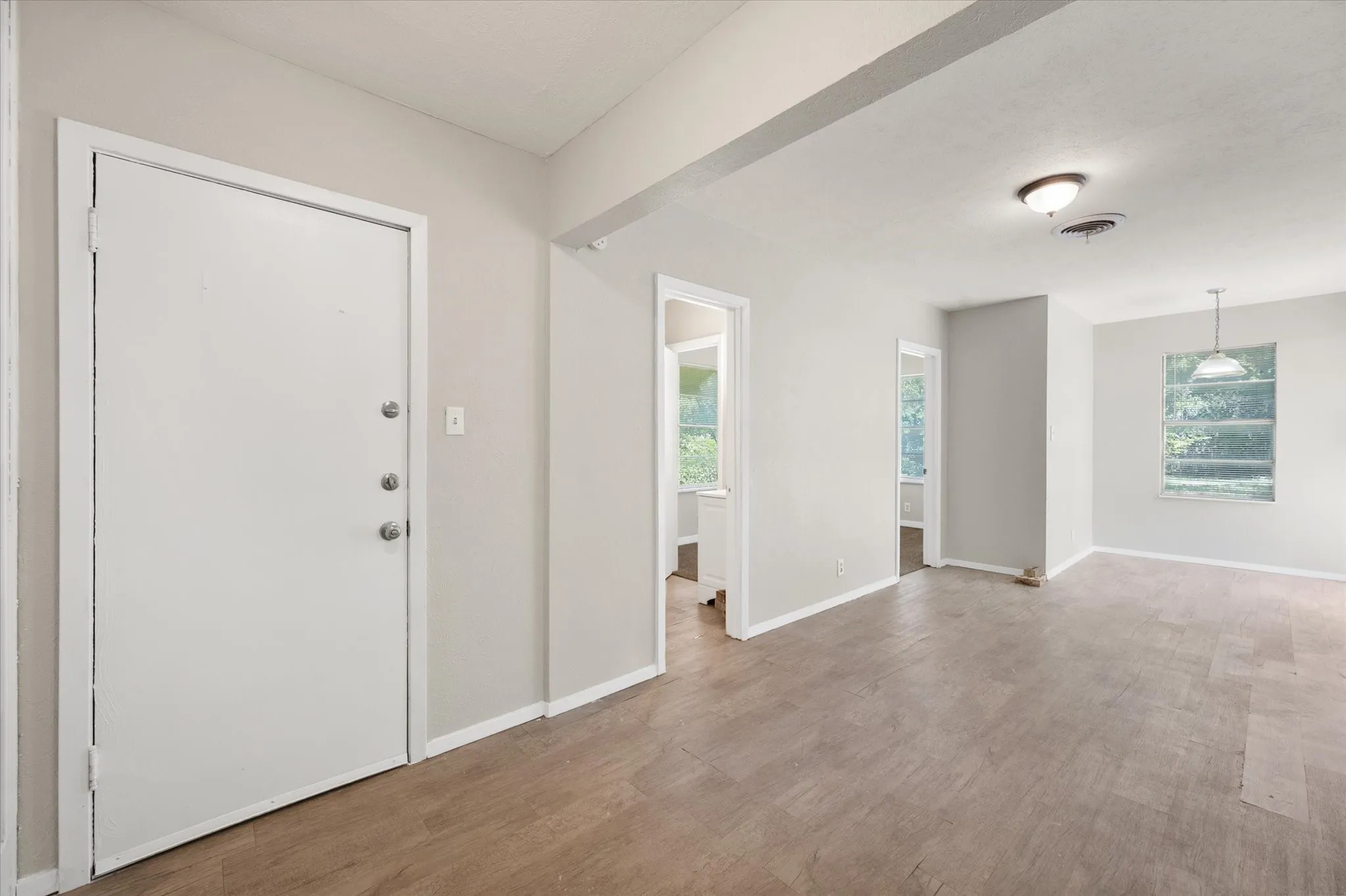 Single Family Residence For Rent in Tarrant County , 2716 Scruggs Park Drive, Richland Hills, Texas 76118, 4 Bedroom, 2 Bathroom, 2 Garage spaces, 2,142 Sqft, built in 1953, mls#21412162, Real Estate Agent in Richland Hills, Homes For Rent in Tarrant county, Homes For Rent in Richland Hills, Realtor in Richland Hills Texas, Real Estate Brokerage Independent Realty Texas, Luminita Cordes Realtor