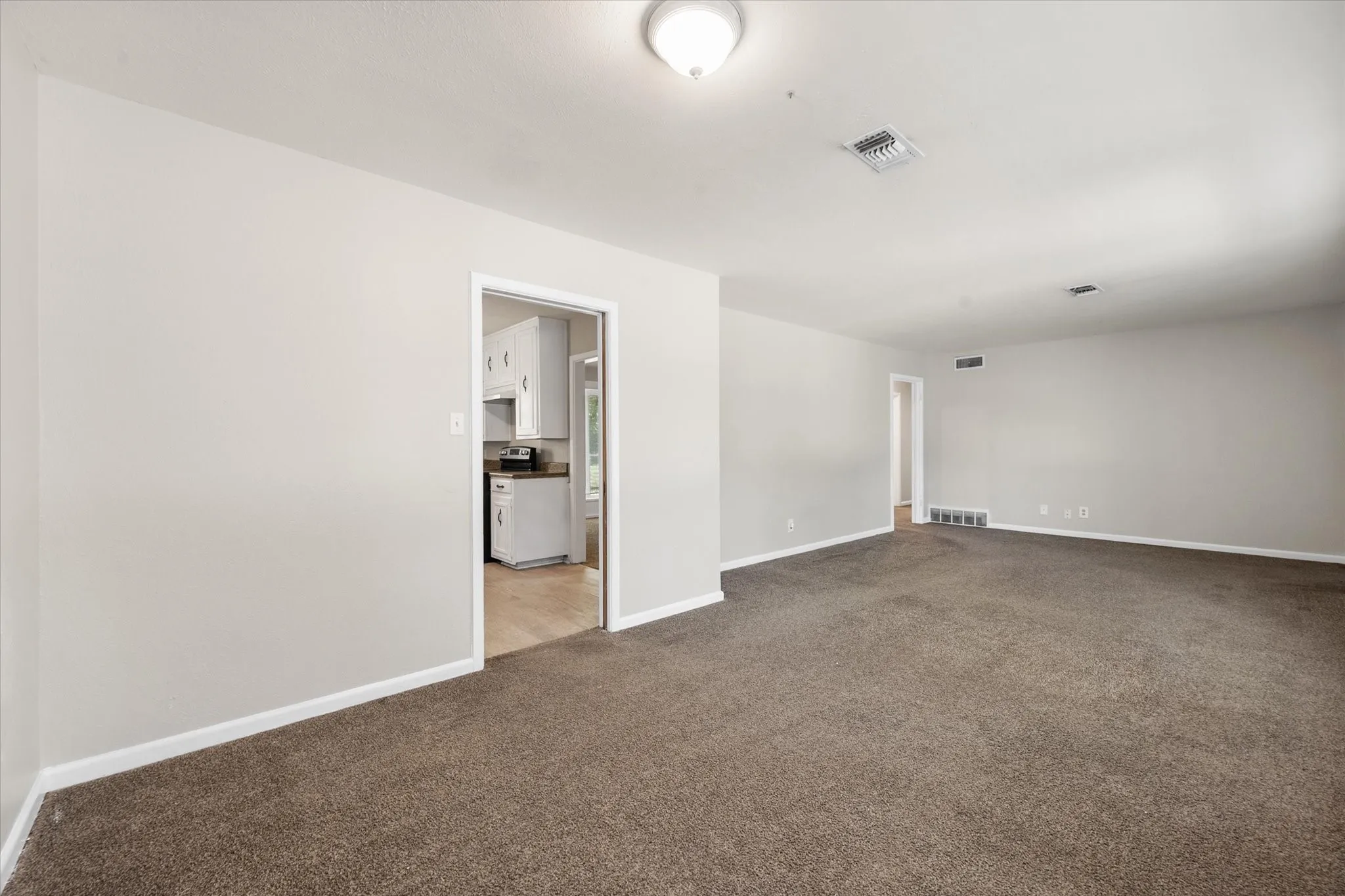 Single Family Residence For Rent in Tarrant County , 2716 Scruggs Park Drive, Richland Hills, Texas 76118, 4 Bedroom, 2 Bathroom, 2 Garage spaces, 2,142 Sqft, built in 1953, mls#21412162, Real Estate Agent in Richland Hills, Homes For Rent in Tarrant county, Homes For Rent in Richland Hills, Realtor in Richland Hills Texas, Real Estate Brokerage Independent Realty Texas, Luminita Cordes Realtor