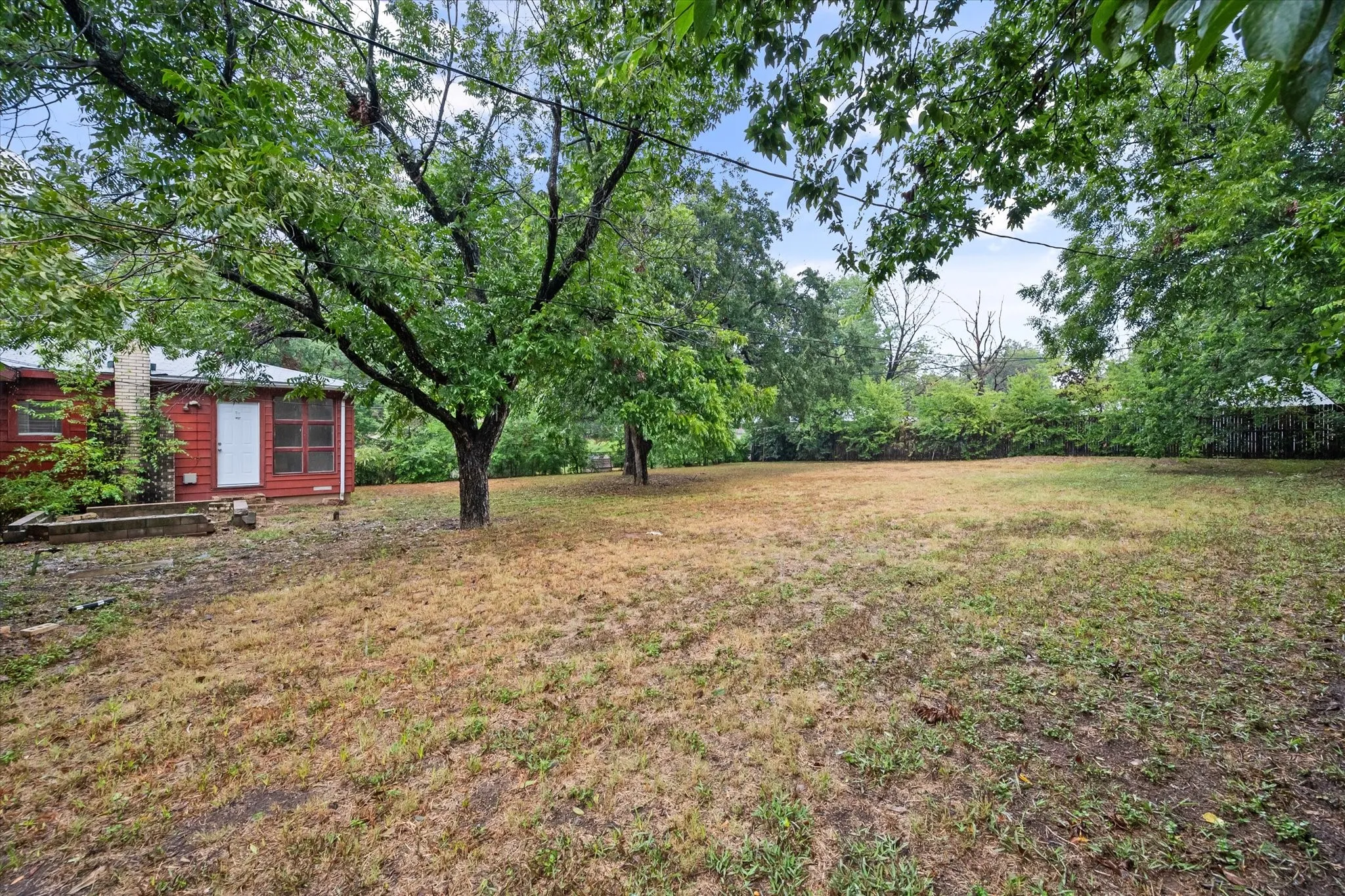 Single Family Residence For Rent in Tarrant County , 2716 Scruggs Park Drive, Richland Hills, Texas 76118, 4 Bedroom, 2 Bathroom, 2 Garage spaces, 2,142 Sqft, built in 1953, mls#21412162, Real Estate Agent in Richland Hills, Homes For Rent in Tarrant county, Homes For Rent in Richland Hills, Realtor in Richland Hills Texas, Real Estate Brokerage Independent Realty Texas, Luminita Cordes Realtor