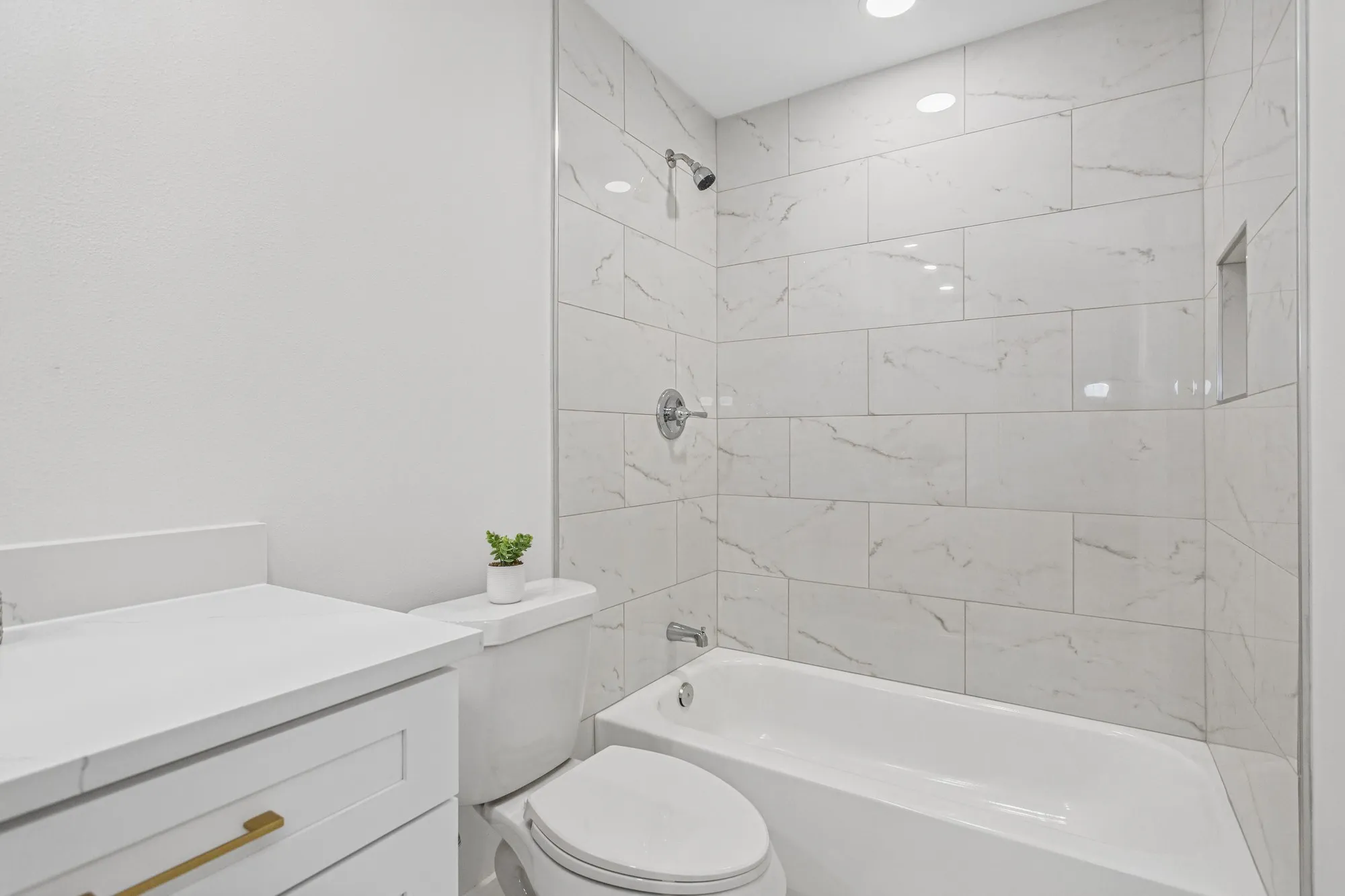 Single Family Residence For Sale in Dallas County , 4025 Tacoma Street, Irving, Texas 75062, 3 Bedroom, 2 Bathroom, 2 Garage spaces, 1,600 Sqft, built in 1965, mls#21409796, Real Estate Agent in Irving, Homes For Sale in Dallas county, Homes For Sale in Irving, Realtor in Irving Texas, Real Estate Brokerage Independent Realty Texas, Luminita Cordes Realtor