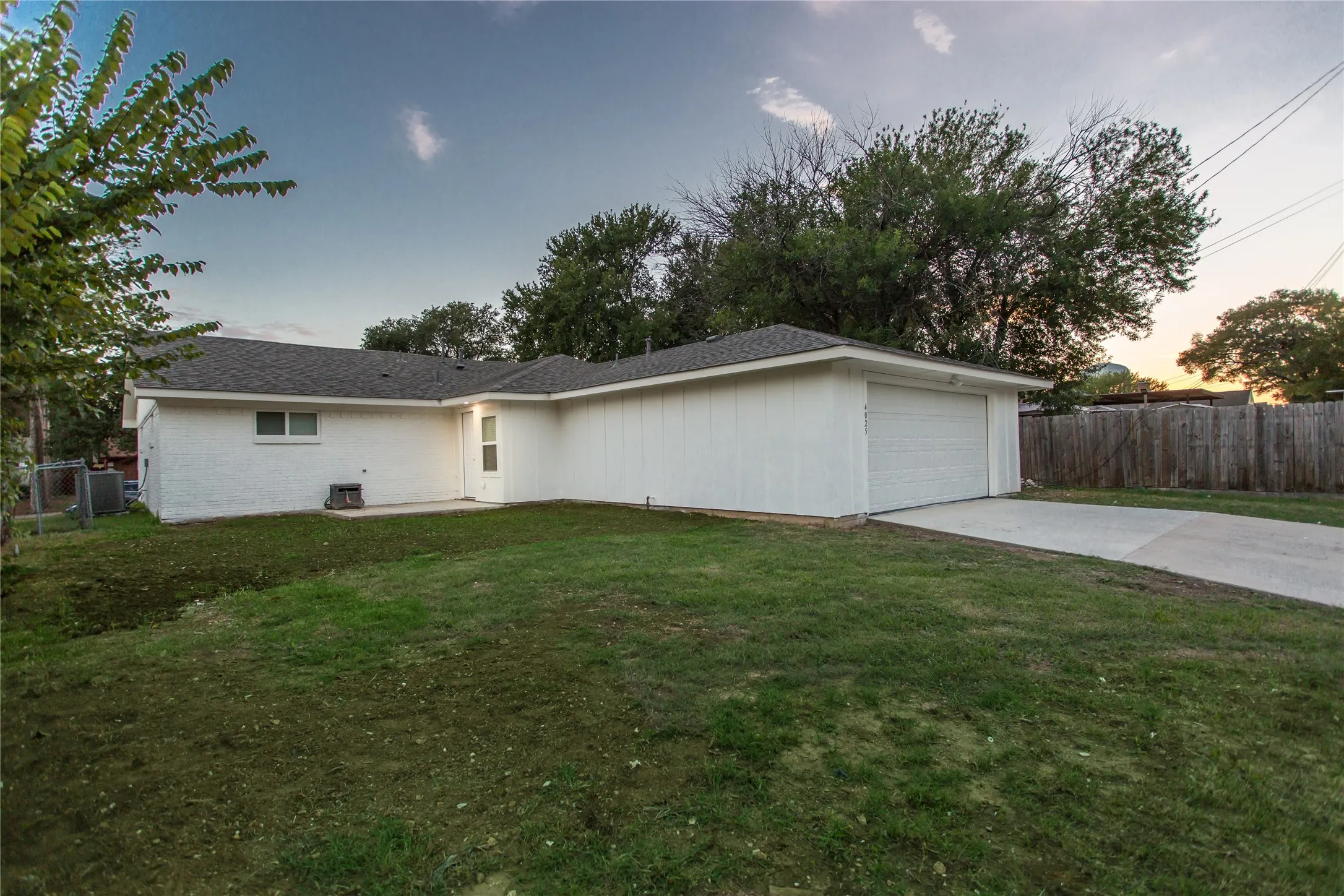 Single Family Residence For Sale in Dallas County , 4025 Tacoma Street, Irving, Texas 75062, 3 Bedroom, 2 Bathroom, 2 Garage spaces, 1,600 Sqft, built in 1965, mls#21409796, Real Estate Agent in Irving, Homes For Sale in Dallas county, Homes For Sale in Irving, Realtor in Irving Texas, Real Estate Brokerage Independent Realty Texas, Luminita Cordes Realtor