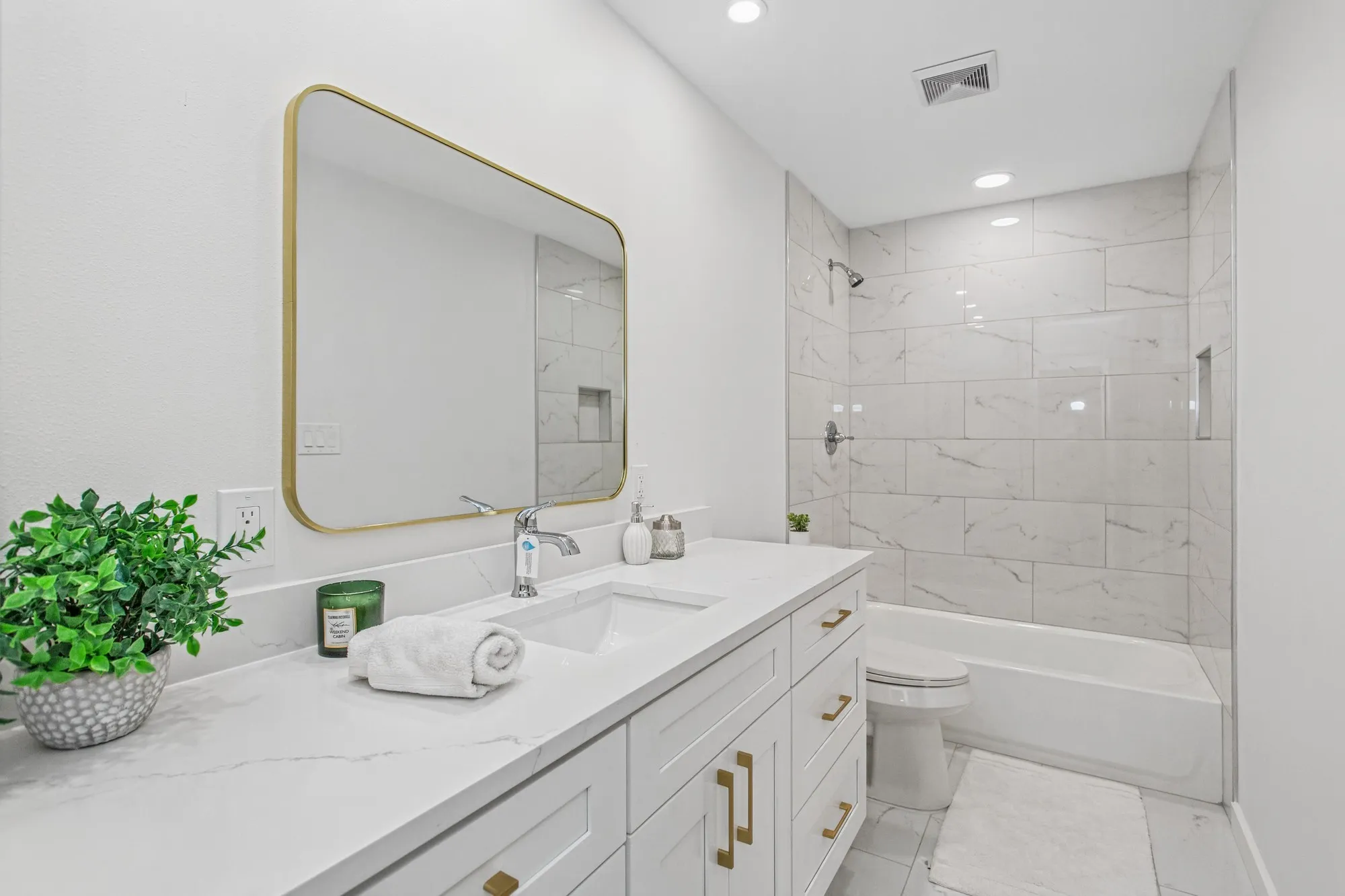 Single Family Residence For Sale in Dallas County , 4025 Tacoma Street, Irving, Texas 75062, 3 Bedroom, 2 Bathroom, 2 Garage spaces, 1,600 Sqft, built in 1965, mls#21409796, Real Estate Agent in Irving, Homes For Sale in Dallas county, Homes For Sale in Irving, Realtor in Irving Texas, Real Estate Brokerage Independent Realty Texas, Luminita Cordes Realtor