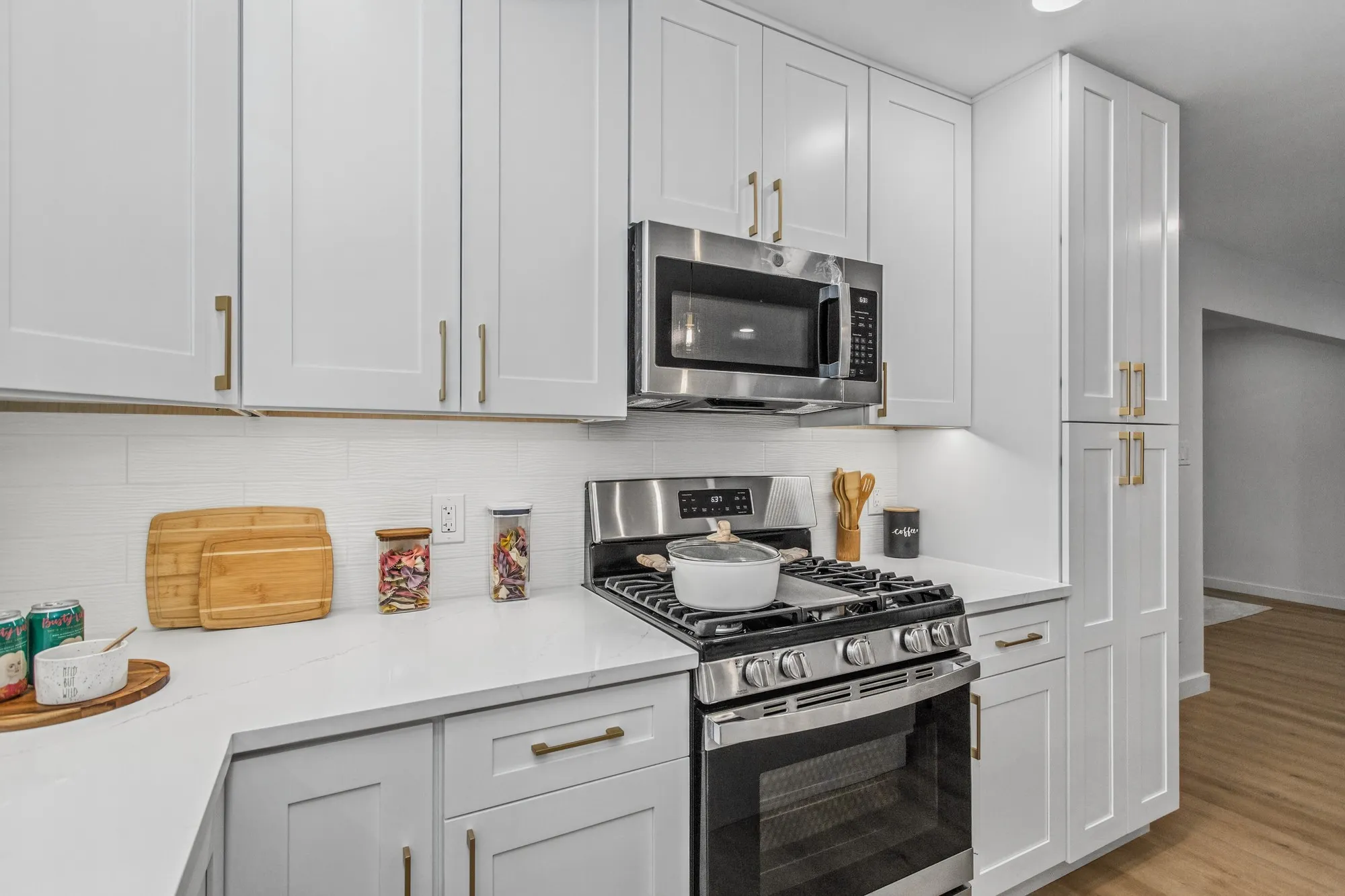 Single Family Residence For Sale in Dallas County , 4025 Tacoma Street, Irving, Texas 75062, 3 Bedroom, 2 Bathroom, 2 Garage spaces, 1,600 Sqft, built in 1965, mls#21409796, Real Estate Agent in Irving, Homes For Sale in Dallas county, Homes For Sale in Irving, Realtor in Irving Texas, Real Estate Brokerage Independent Realty Texas, Luminita Cordes Realtor
