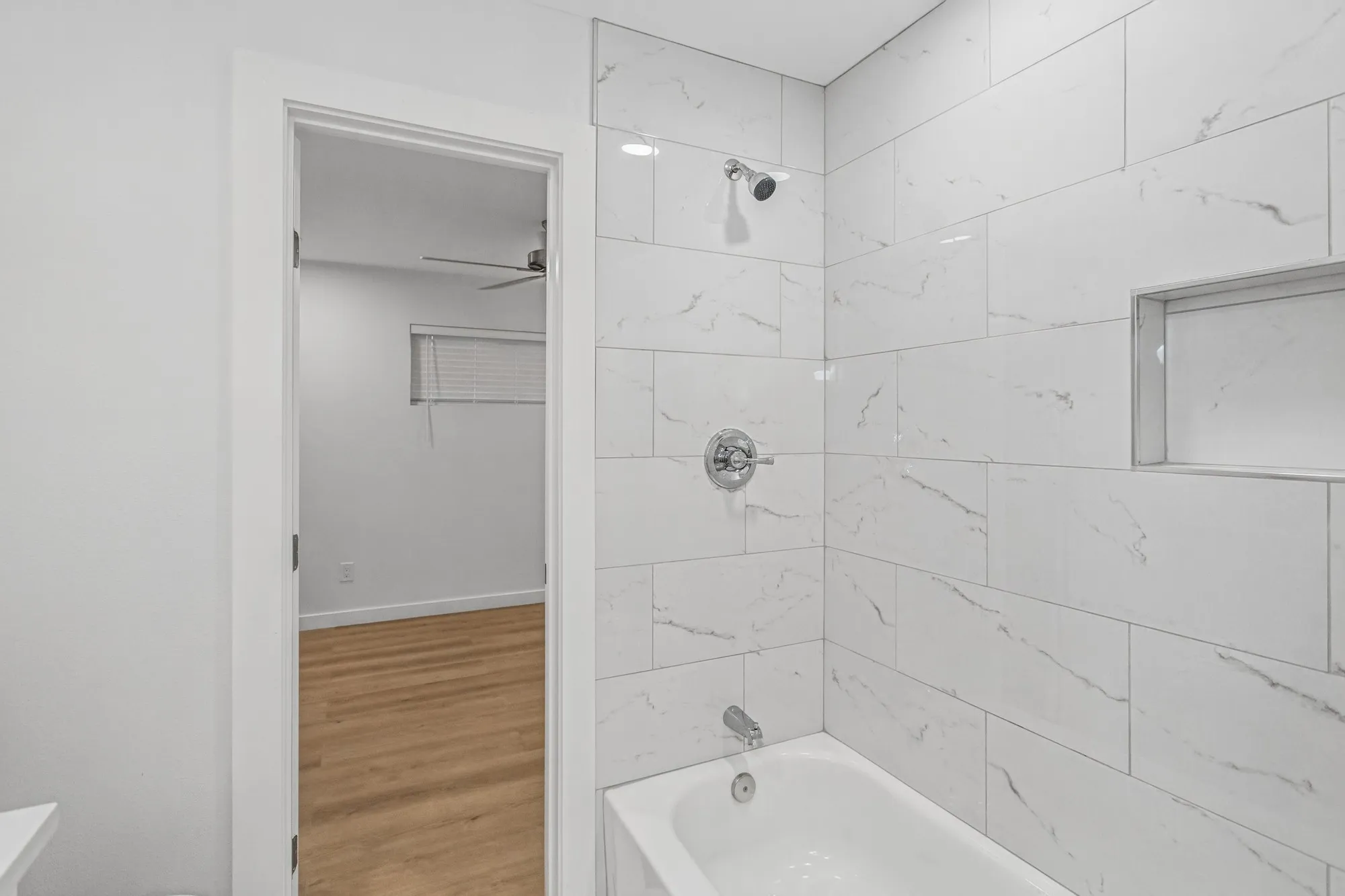 Single Family Residence For Sale in Dallas County , 4025 Tacoma Street, Irving, Texas 75062, 3 Bedroom, 2 Bathroom, 2 Garage spaces, 1,600 Sqft, built in 1965, mls#21409796, Real Estate Agent in Irving, Homes For Sale in Dallas county, Homes For Sale in Irving, Realtor in Irving Texas, Real Estate Brokerage Independent Realty Texas, Luminita Cordes Realtor