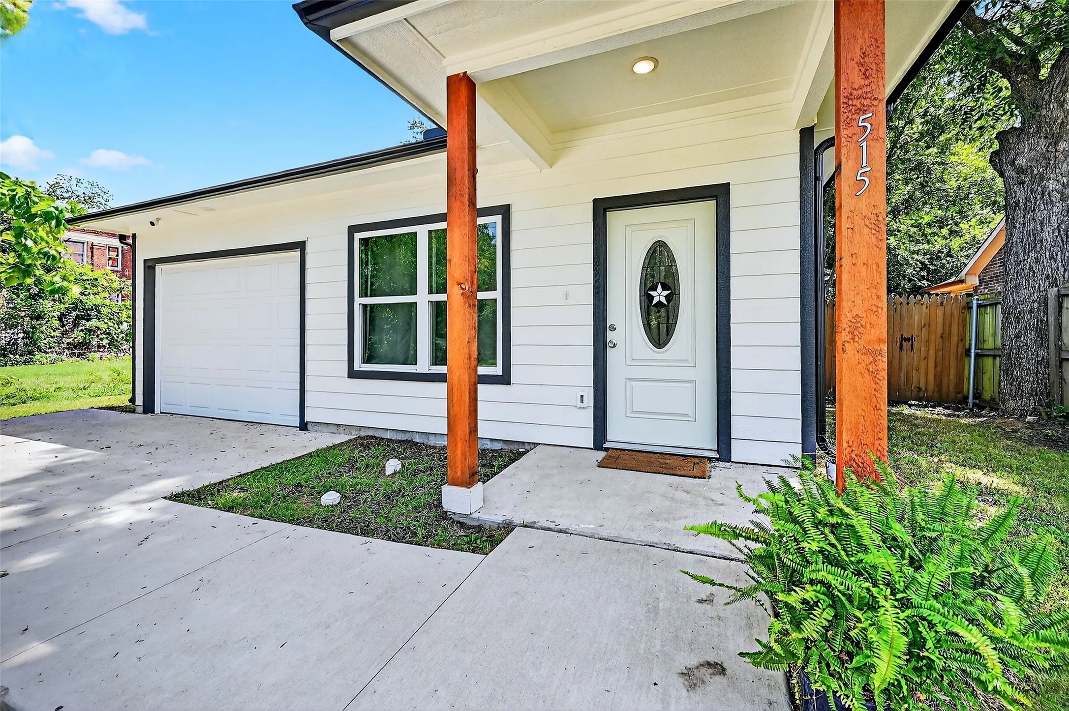 Single Family Residence For Sale in Grayson County , 515 N East Street, Sherman, Texas 75090, 3 Bedroom, 2 Bathroom, 1 Garage spaces, 1,200 Sqft, built in 2024, mls#21412173, Real Estate Agent in Sherman, Homes For Sale in Grayson county, Homes For Sale in Sherman, Realtor in Sherman Texas, Real Estate Brokerage Independent Realty Texas, Luminita Cordes Realtor