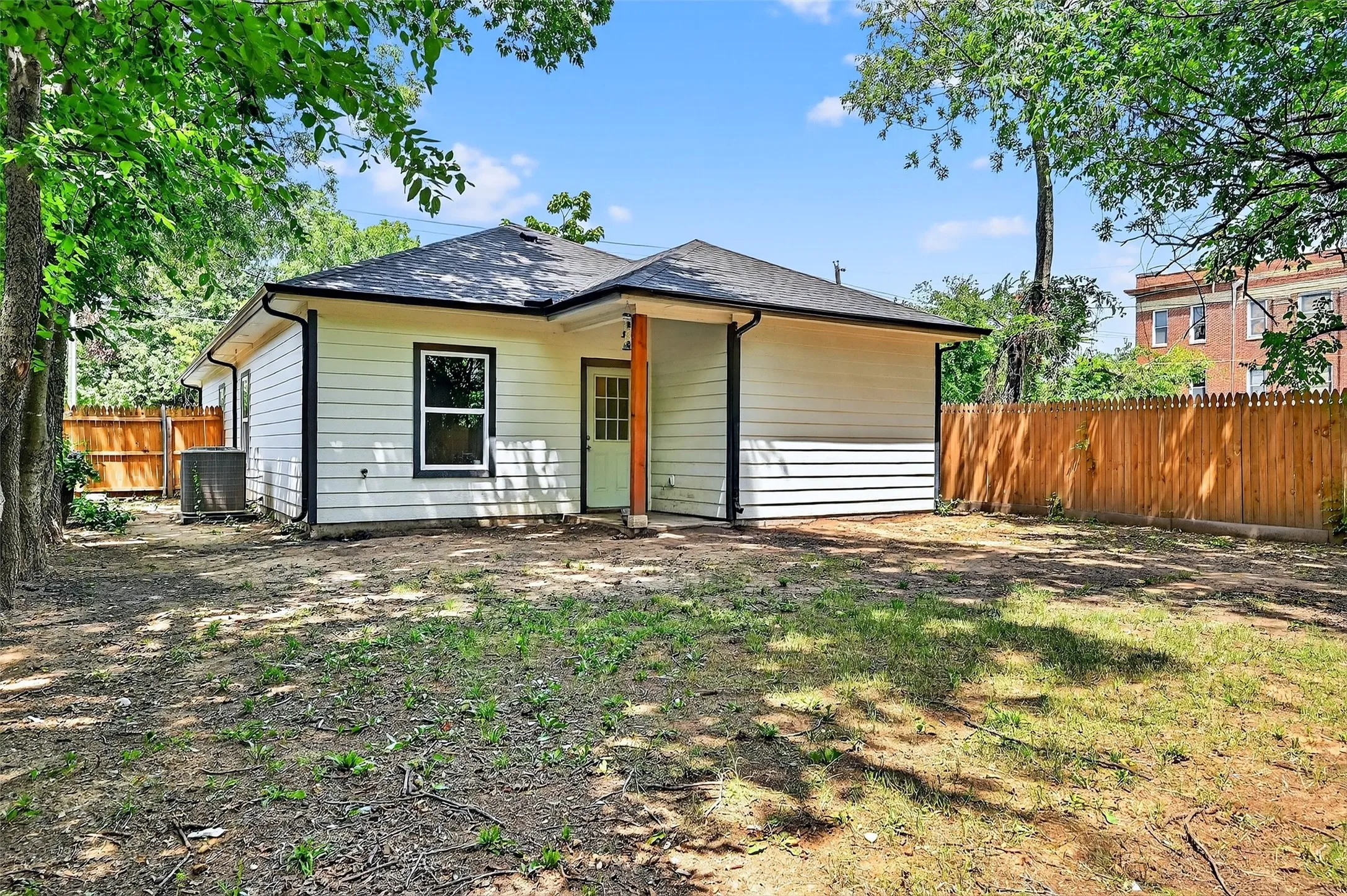 Single Family Residence For Sale in Grayson County , 515 N East Street, Sherman, Texas 75090, 3 Bedroom, 2 Bathroom, 1 Garage spaces, 1,200 Sqft, built in 2024, mls#21412173, Real Estate Agent in Sherman, Homes For Sale in Grayson county, Homes For Sale in Sherman, Realtor in Sherman Texas, Real Estate Brokerage Independent Realty Texas, Luminita Cordes Realtor