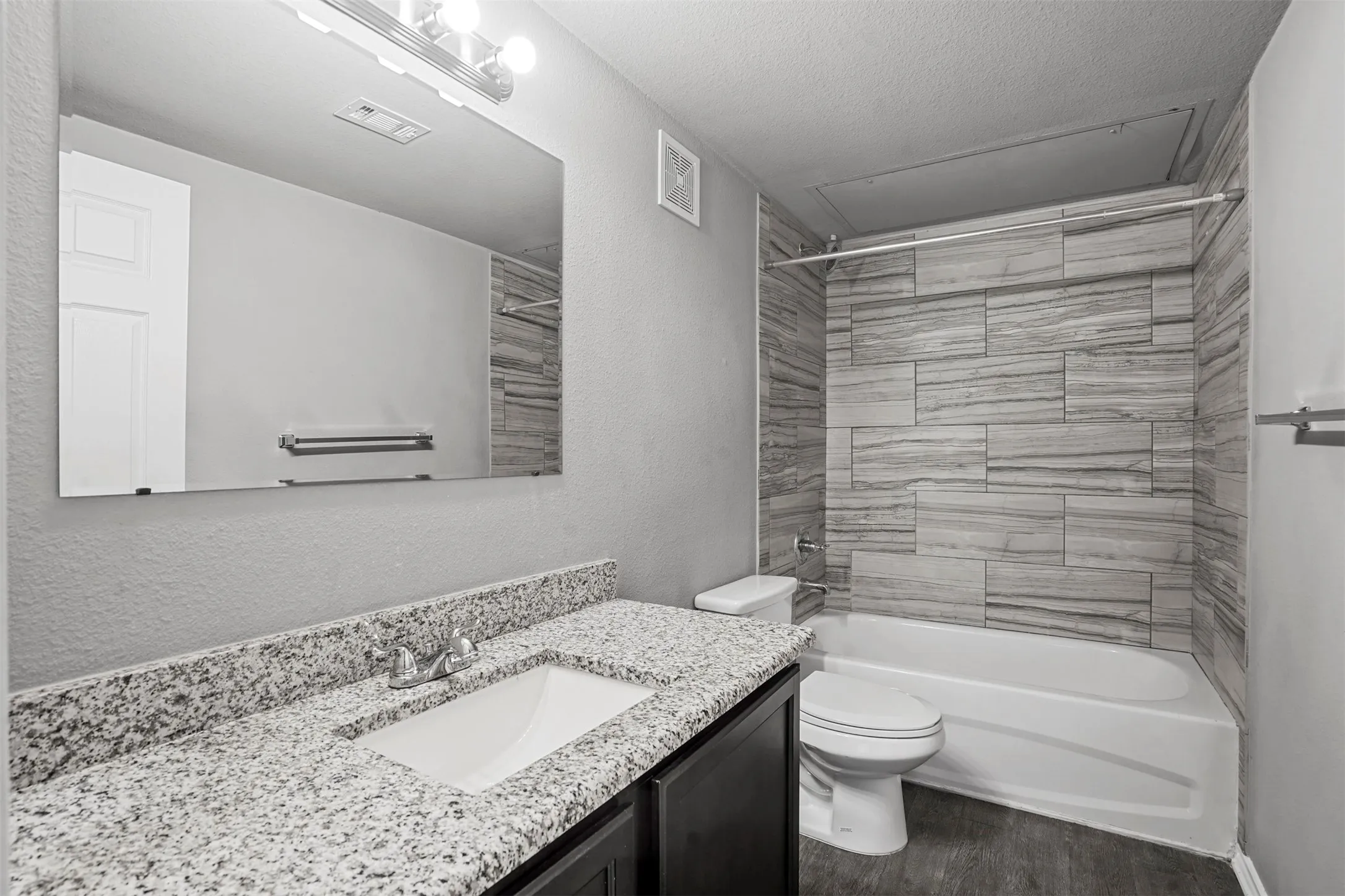 Quadruplex For Rent in Denton County , 609 Meadow View Court 202, Denton, Texas 76207, 3 Bedroom, 2 Bathroom, Garage spaces, 1,150 Sqft, built in 2017, mls#21412175, Real Estate Agent in Denton, Homes For Rent in Denton county, Homes For Rent in Denton, Realtor in Denton Texas, Real Estate Brokerage Independent Realty Texas, Luminita Cordes Realtor