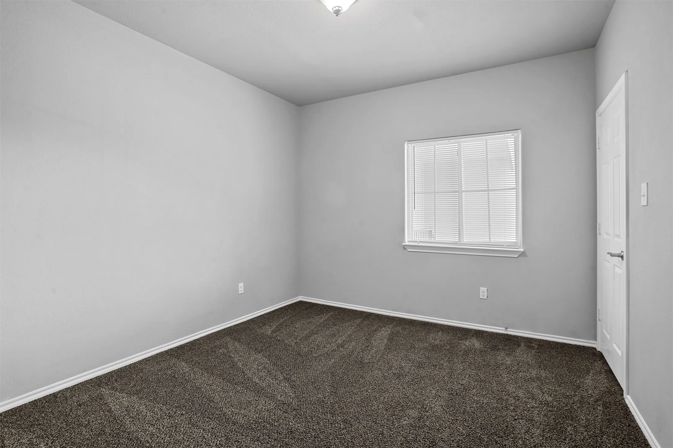 Quadruplex For Rent in Denton County , 609 Meadow View Court 202, Denton, Texas 76207, 3 Bedroom, 2 Bathroom, Garage spaces, 1,150 Sqft, built in 2017, mls#21412175, Real Estate Agent in Denton, Homes For Rent in Denton county, Homes For Rent in Denton, Realtor in Denton Texas, Real Estate Brokerage Independent Realty Texas, Luminita Cordes Realtor