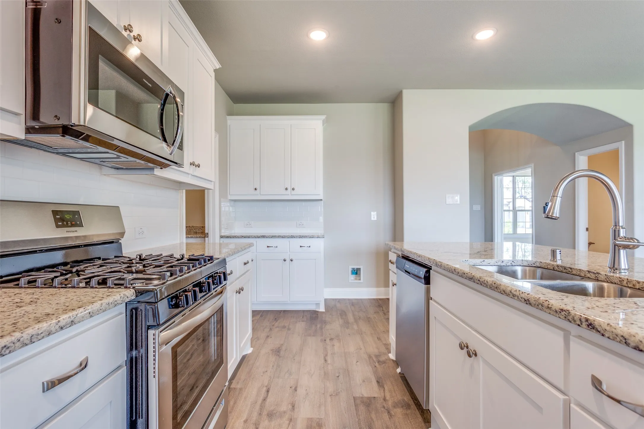 Single Family Residence For Sale in Collin County , 2921 Pronghorn Drive, Melissa, Texas 75454, 4 Bedroom, 4 Bathroom, 2 Garage spaces, 2,576 Sqft, built in 2023, mls#21412183, Real Estate Agent in Melissa, Homes For Sale in Collin county, Homes For Sale in Melissa, Realtor in Melissa Texas, Real Estate Brokerage Independent Realty Texas, Luminita Cordes Realtor