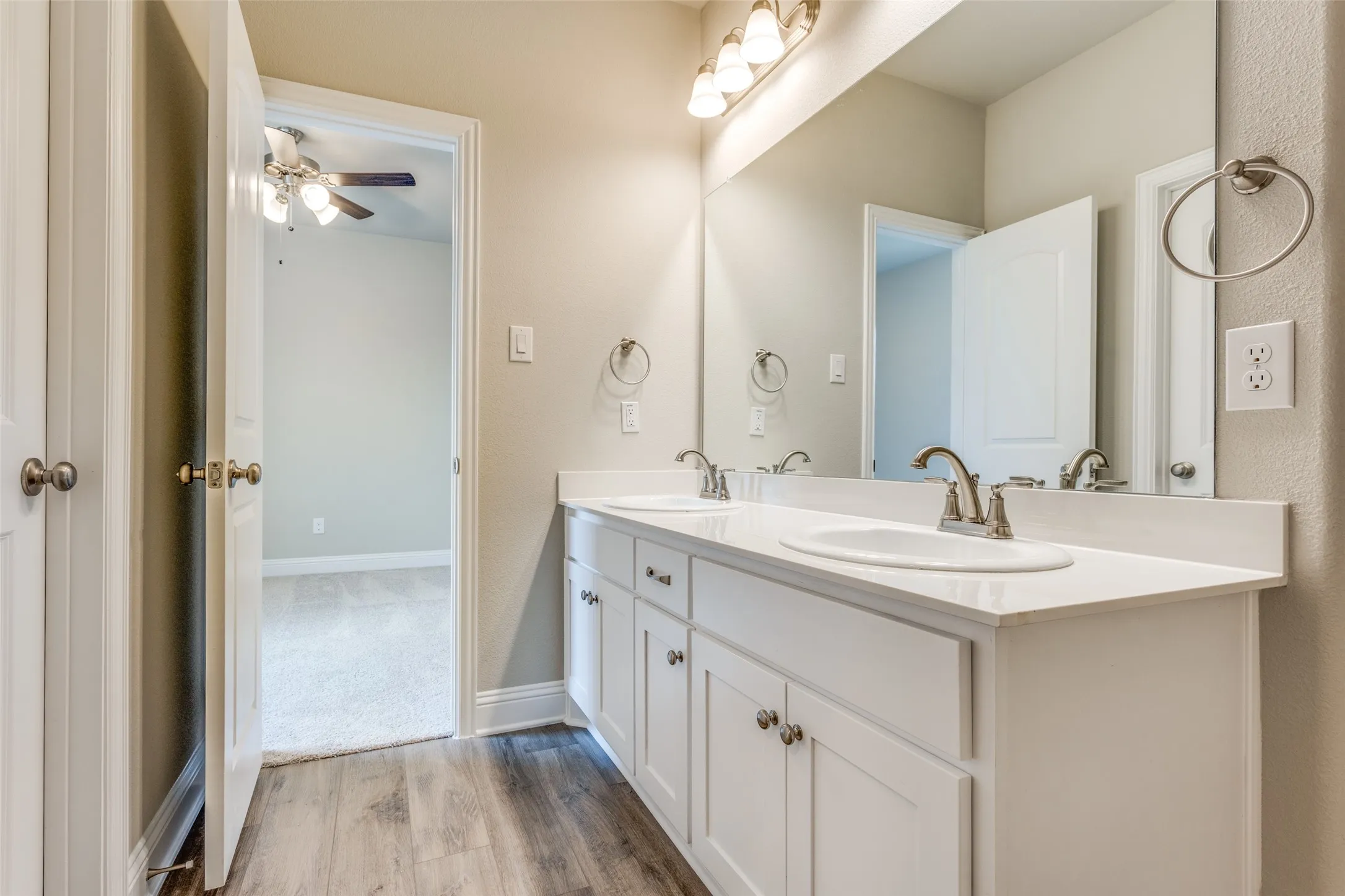 Single Family Residence For Sale in Collin County , 2921 Pronghorn Drive, Melissa, Texas 75454, 4 Bedroom, 4 Bathroom, 2 Garage spaces, 2,576 Sqft, built in 2023, mls#21412183, Real Estate Agent in Melissa, Homes For Sale in Collin county, Homes For Sale in Melissa, Realtor in Melissa Texas, Real Estate Brokerage Independent Realty Texas, Luminita Cordes Realtor