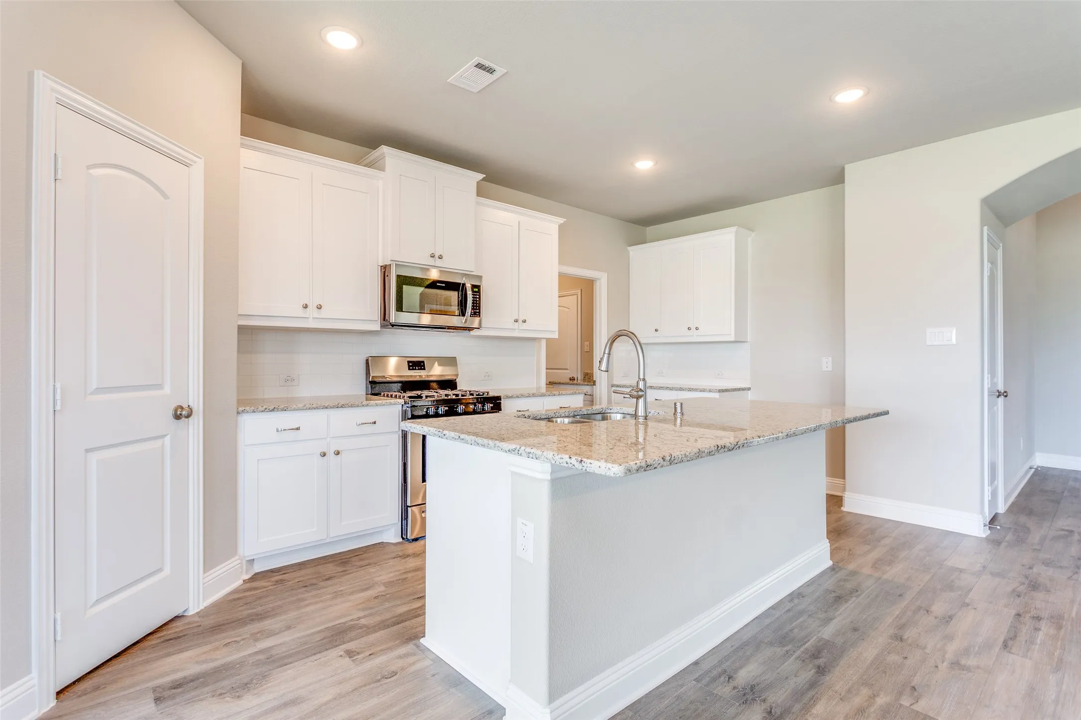 Single Family Residence For Sale in Collin County , 2921 Pronghorn Drive, Melissa, Texas 75454, 4 Bedroom, 4 Bathroom, 2 Garage spaces, 2,576 Sqft, built in 2023, mls#21412183, Real Estate Agent in Melissa, Homes For Sale in Collin county, Homes For Sale in Melissa, Realtor in Melissa Texas, Real Estate Brokerage Independent Realty Texas, Luminita Cordes Realtor