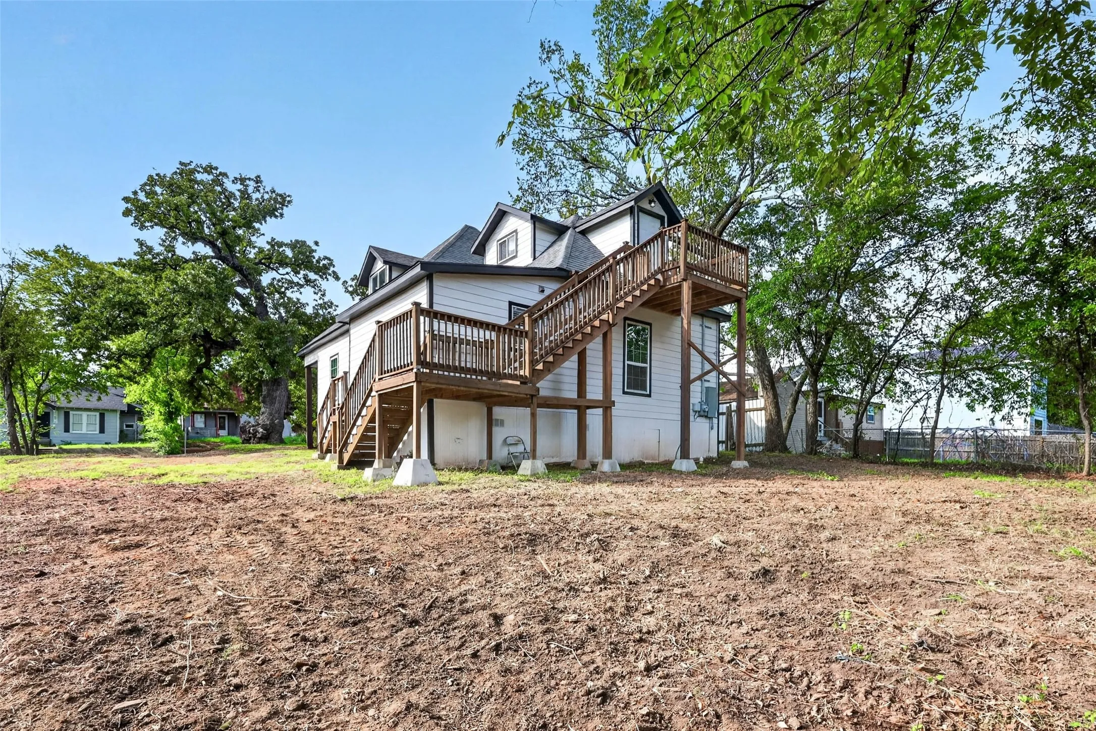 Single Family Residence For Sale in Grayson County , 711 W Munson Street, Denison, Texas 75020, 4 Bedroom, 3 Bathroom, Garage spaces, 1,774 Sqft, built in 1930, mls#21412182, Real Estate Agent in Denison, Homes For Sale in Grayson county, Homes For Sale in Denison, Realtor in Denison Texas, Real Estate Brokerage Independent Realty Texas, Luminita Cordes Realtor