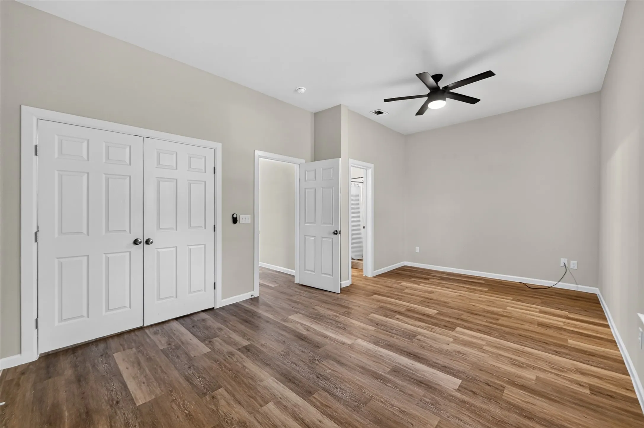 Single Family Residence For Sale in Grayson County , 711 W Munson Street, Denison, Texas 75020, 4 Bedroom, 3 Bathroom, Garage spaces, 1,774 Sqft, built in 1930, mls#21412182, Real Estate Agent in Denison, Homes For Sale in Grayson county, Homes For Sale in Denison, Realtor in Denison Texas, Real Estate Brokerage Independent Realty Texas, Luminita Cordes Realtor