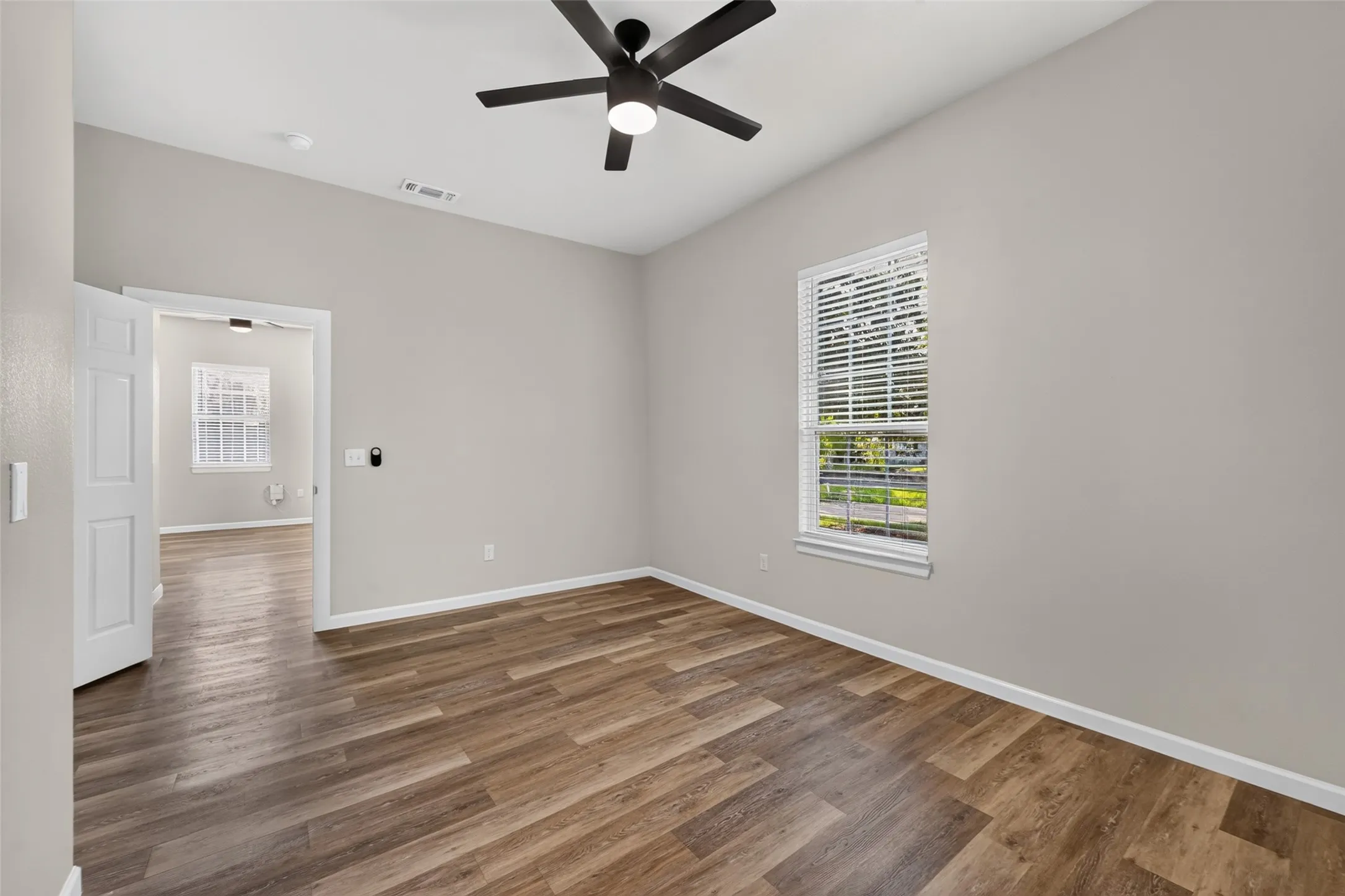 Single Family Residence For Sale in Grayson County , 711 W Munson Street, Denison, Texas 75020, 4 Bedroom, 3 Bathroom, Garage spaces, 1,774 Sqft, built in 1930, mls#21412182, Real Estate Agent in Denison, Homes For Sale in Grayson county, Homes For Sale in Denison, Realtor in Denison Texas, Real Estate Brokerage Independent Realty Texas, Luminita Cordes Realtor