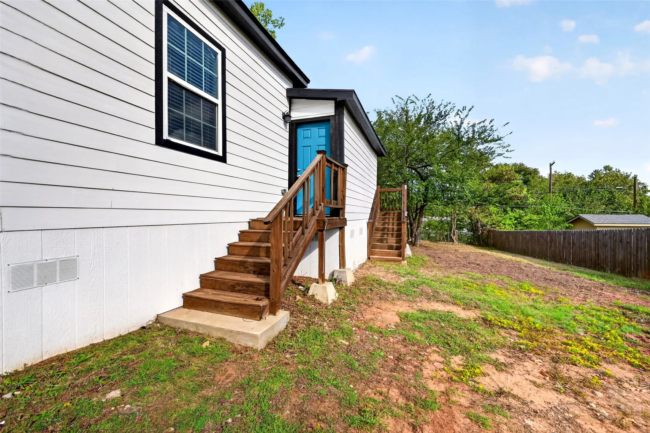 Single Family Residence For Sale in Grayson County , 711 W Munson Street, Denison, Texas 75020, 4 Bedroom, 3 Bathroom, Garage spaces, 1,774 Sqft, built in 1930, mls#21412182, Real Estate Agent in Denison, Homes For Sale in Grayson county, Homes For Sale in Denison, Realtor in Denison Texas, Real Estate Brokerage Independent Realty Texas, Luminita Cordes Realtor