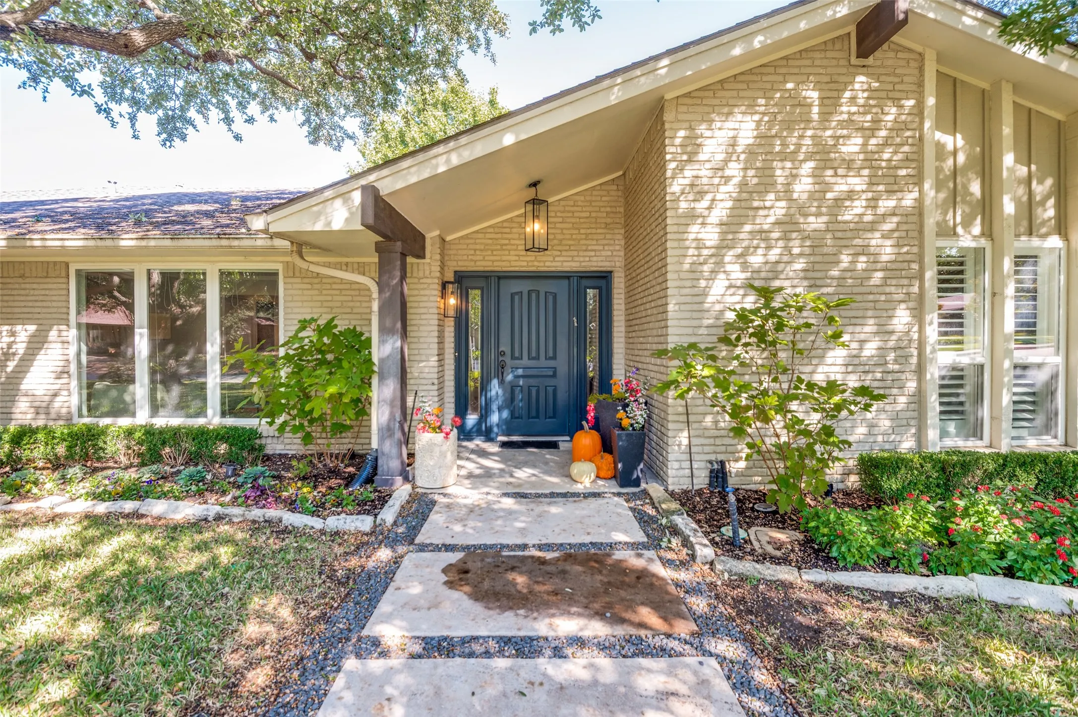 Single Family Residence For Sale