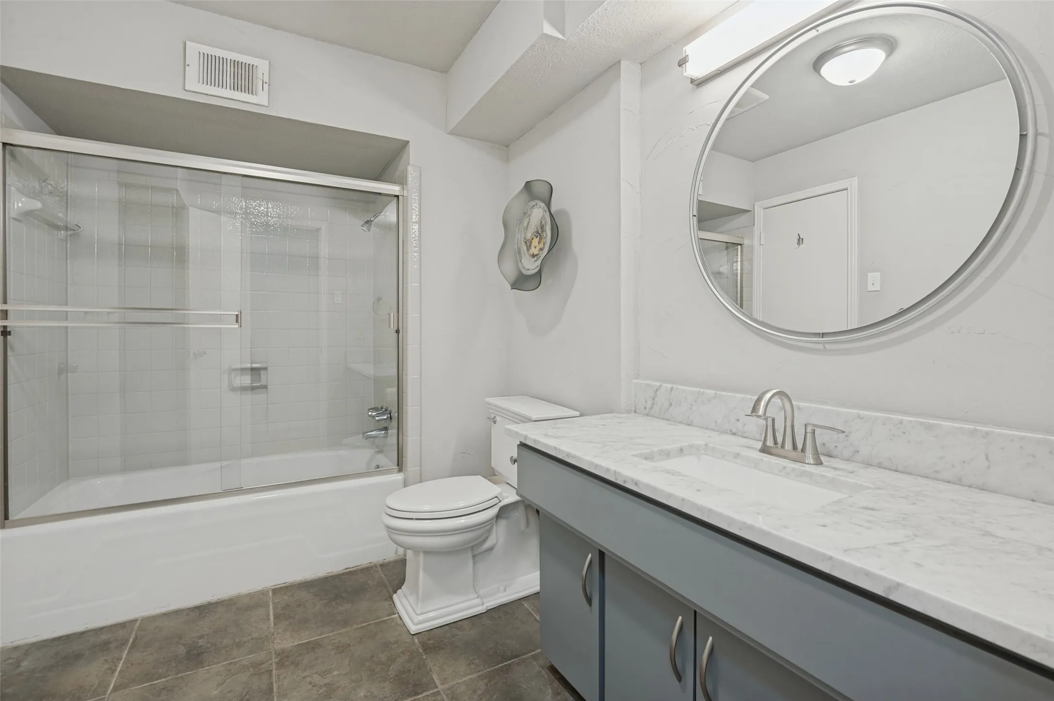 Single Family Residence For Sale in Dallas County , 3843 Regent Drive, Dallas, Texas 75229, 4 Bedroom, 4 Bathroom, 4 Garage spaces, 3,228 Sqft, built in 1971, mls#21410730, Real Estate Agent in Dallas, Homes For Sale in Dallas county, Homes For Sale in Dallas, Realtor in Dallas Texas, Real Estate Brokerage Independent Realty Texas, Luminita Cordes Realtor