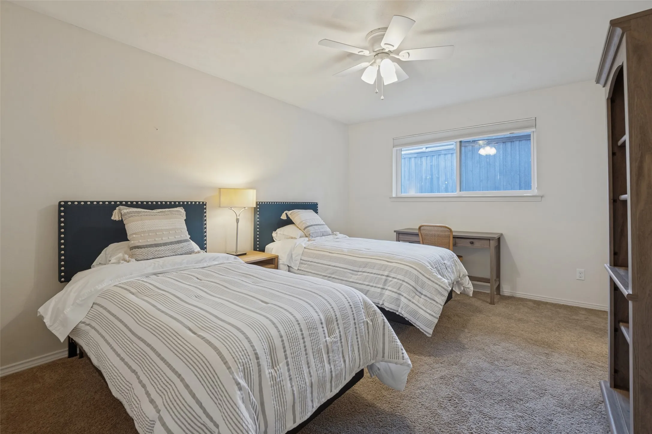 Single Family Residence For Sale in Dallas County , 3843 Regent Drive, Dallas, Texas 75229, 4 Bedroom, 4 Bathroom, 4 Garage spaces, 3,228 Sqft, built in 1971, mls#21410730, Real Estate Agent in Dallas, Homes For Sale in Dallas county, Homes For Sale in Dallas, Realtor in Dallas Texas, Real Estate Brokerage Independent Realty Texas, Luminita Cordes Realtor