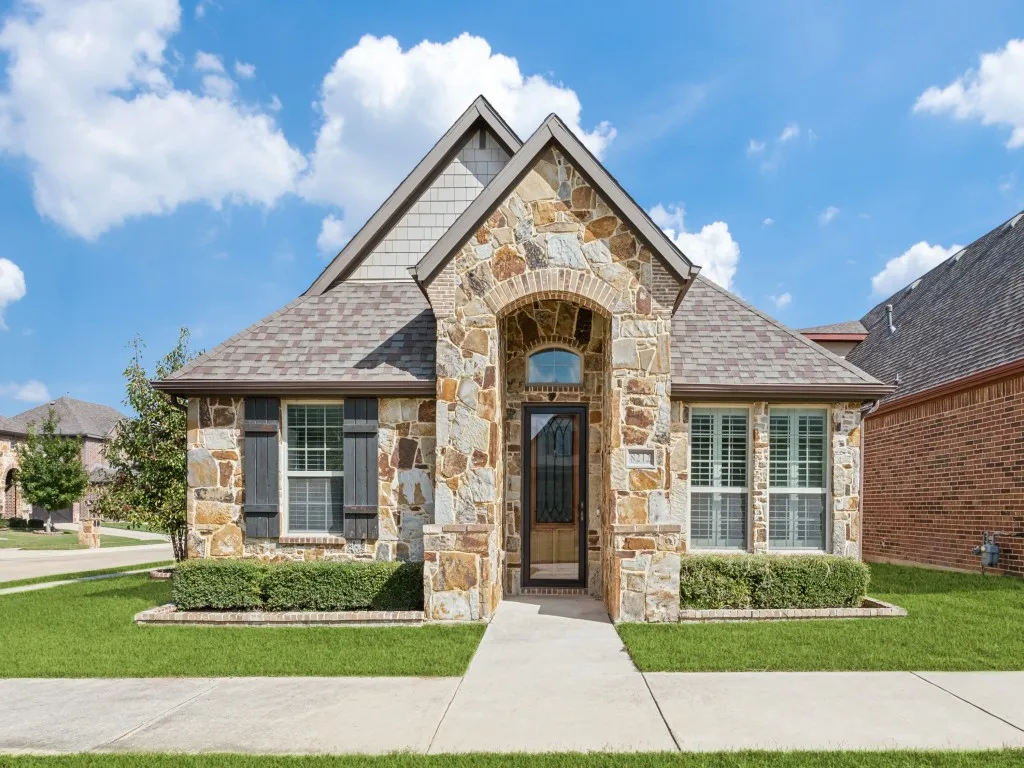 Single Family Residence For Rent